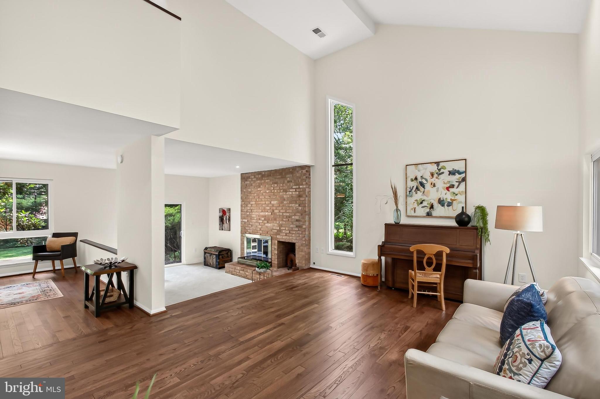 3219 FOXVALE DRIVE