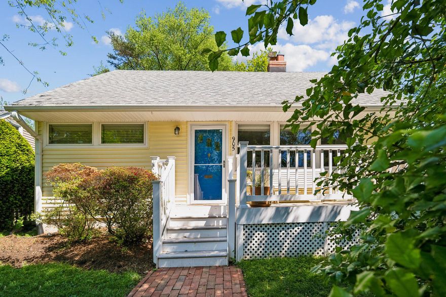 Welcome to 905 Robin Road!  A bright and airy home in a lovely neighborhood, steps from Sligo Creek Park! Nice features of the home include a sweet front porch with treed views, a side screened porch with a vaulted ceiling, a fenced backyard and your very own Casita!  Inside enjoy warm wood floors and Anderson windows.  A light filled living room has custom built ins and a wood burning fireplace.  A nicely appointed eat in kitchen includes a new induction stove with hood and easy exit to the porch.  Their are two good sized bedrooms on the main level, with an updated bathroom.  The upper level has two more bedrooms and a full sized washer/dryer.  New items include: Tankless Water Heater -2025, New HVAC-2024, Induction Stove- 2024, Studio space with Electric and Wifi- 2023, Bathroom remodel- 2018.  

Location is perfect!  Tucked into a leafy neighborhood that's within 2 miles of Metro station and steps from Sligo Creek Park!  Convenient to shopping and restaurants, 495 and bus routes.  Easy commute into DC.  Don't miss it!