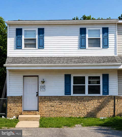 Townhouse For Sale - 335 Kemper Drive<br/> NEWARK, DE 19702