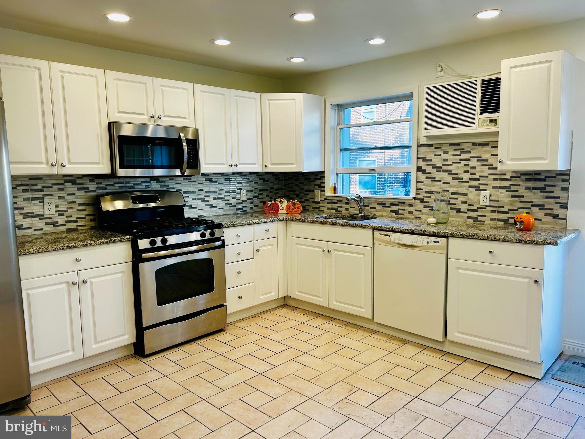 MARCONI PARK EAST - Residential