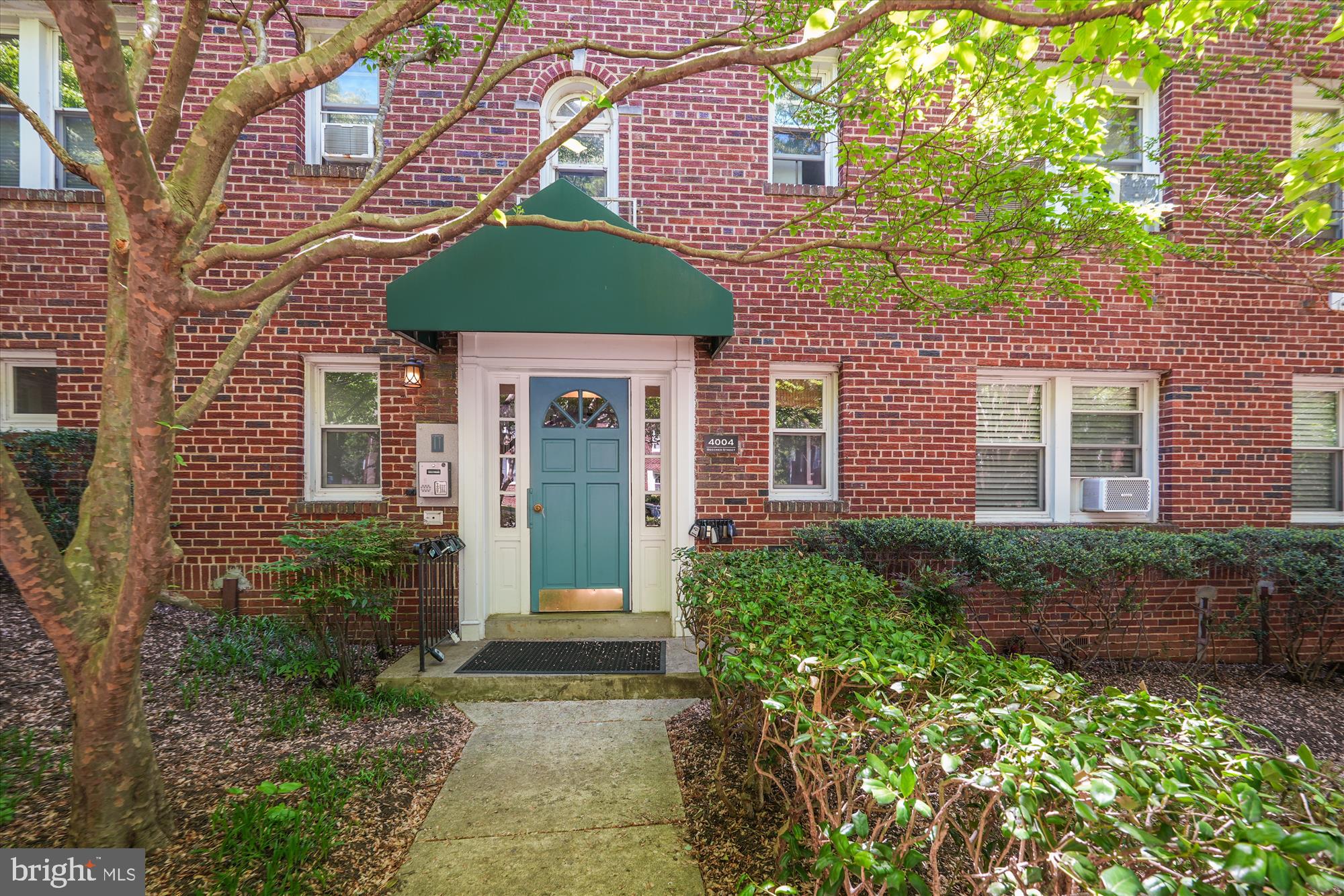 4004 BEECHER STREET NW 304
