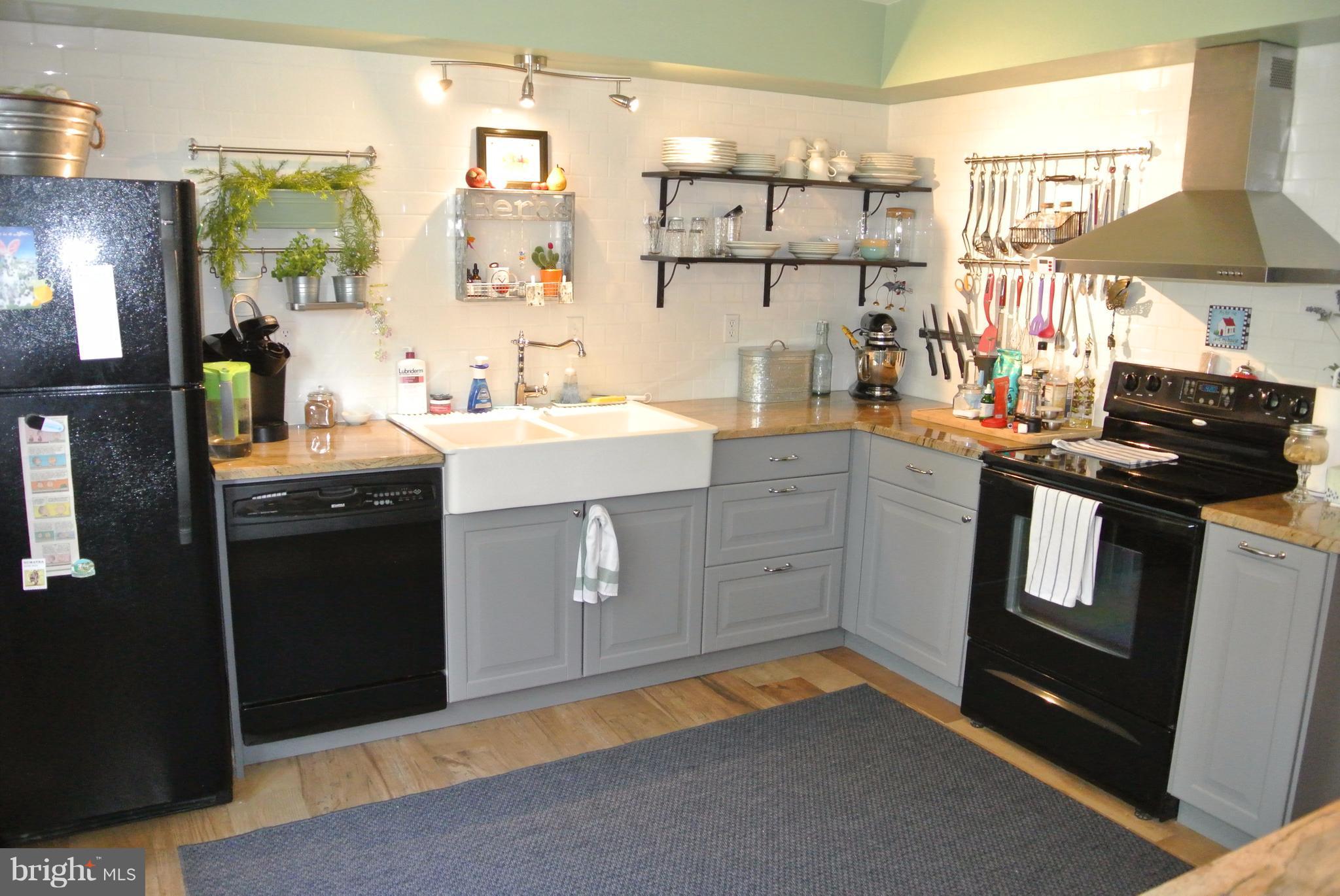 ROBIE MANOR SUB - Residential