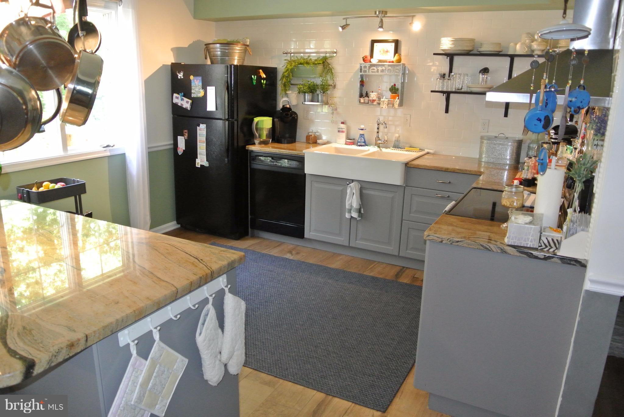 ROBIE MANOR SUB - Residential