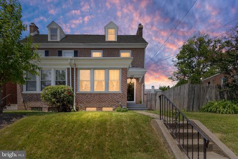 Townhouse For Sale - 2409 N Broom Street<br/> WILMINGTON, DE 19802