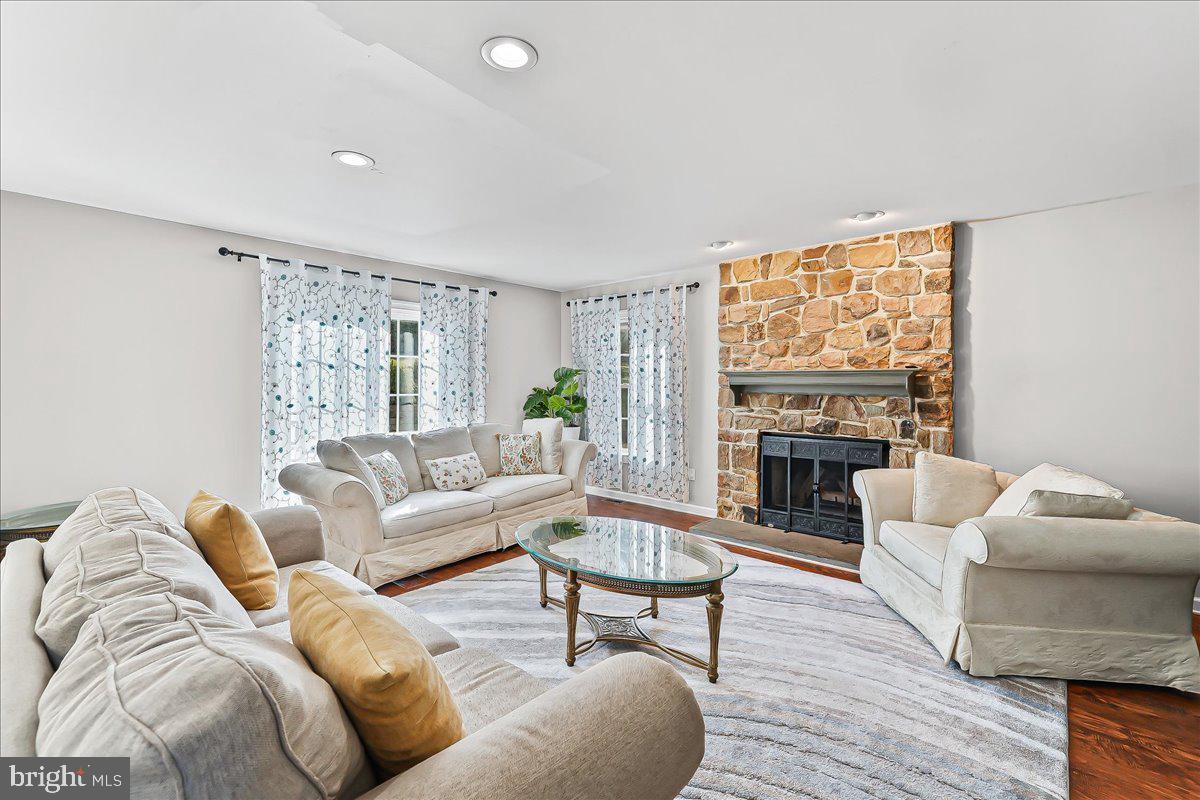 DEER CREEK CROSSING - Residential