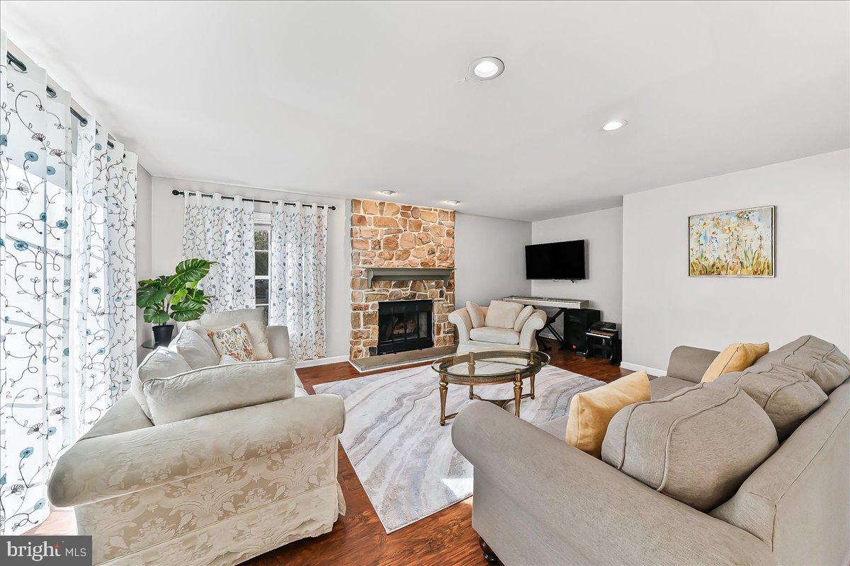 DEER CREEK CROSSING - Residential