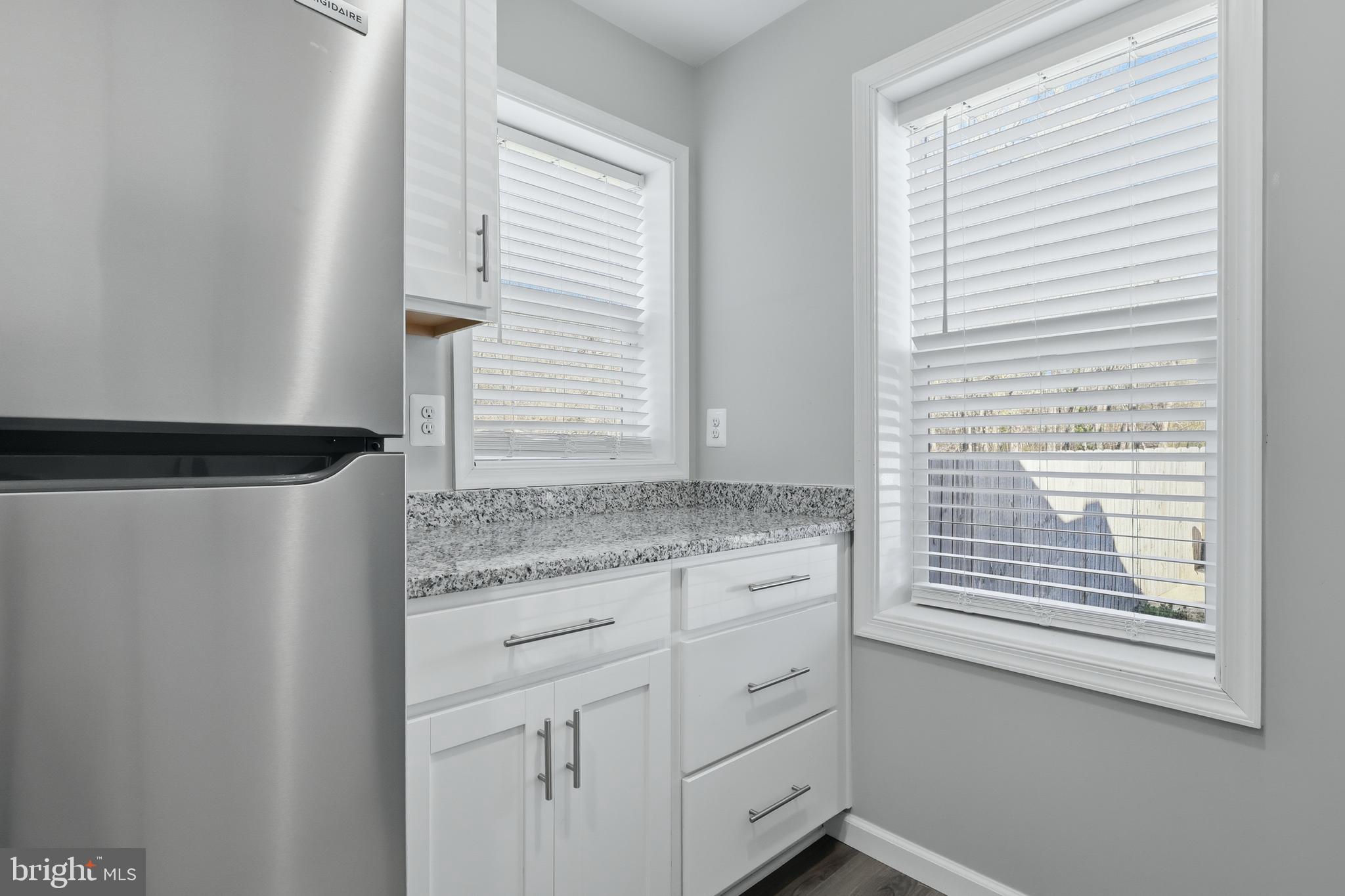 FORD HEIGHTS - Residential