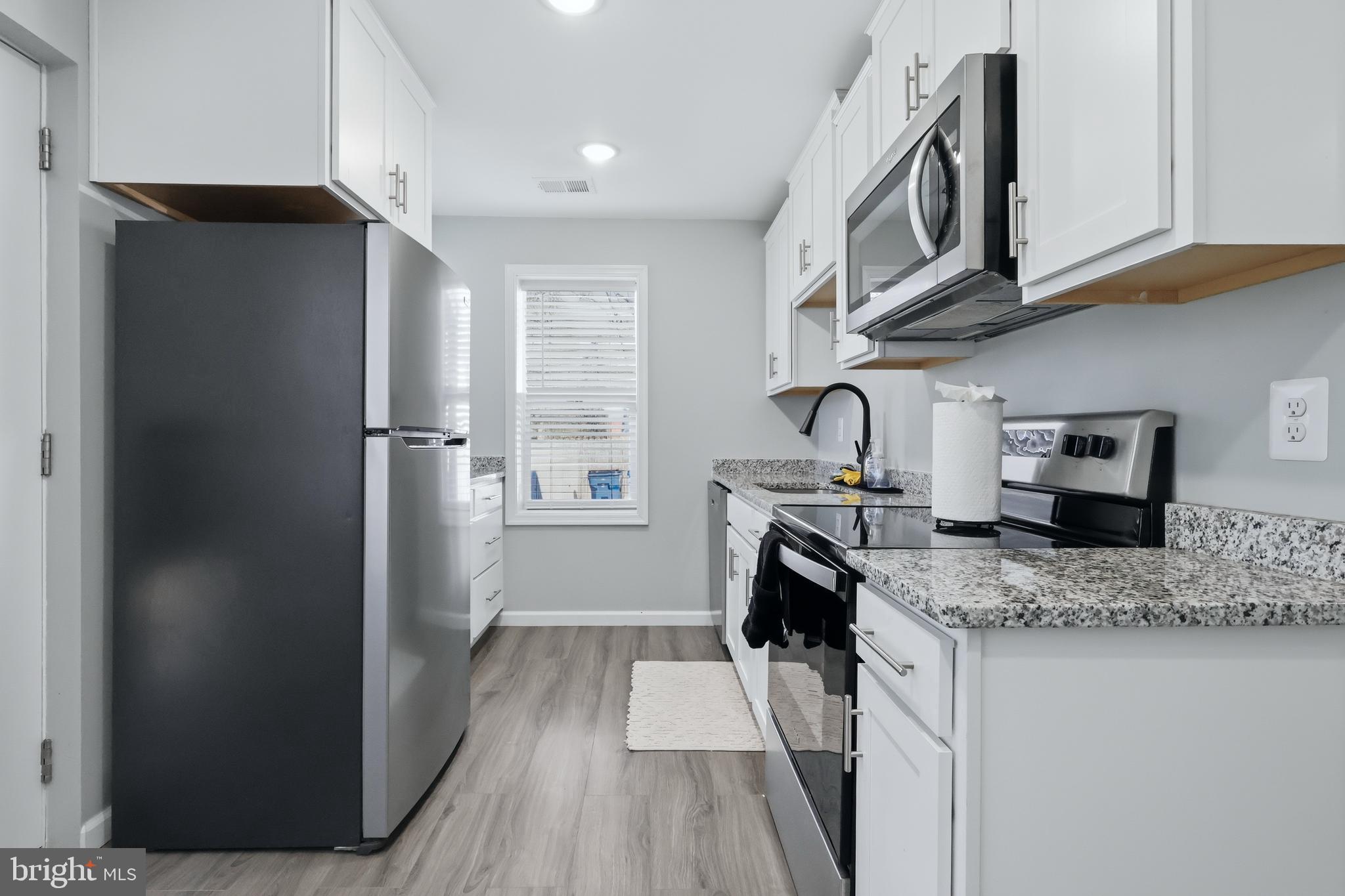 FORD HEIGHTS - Residential