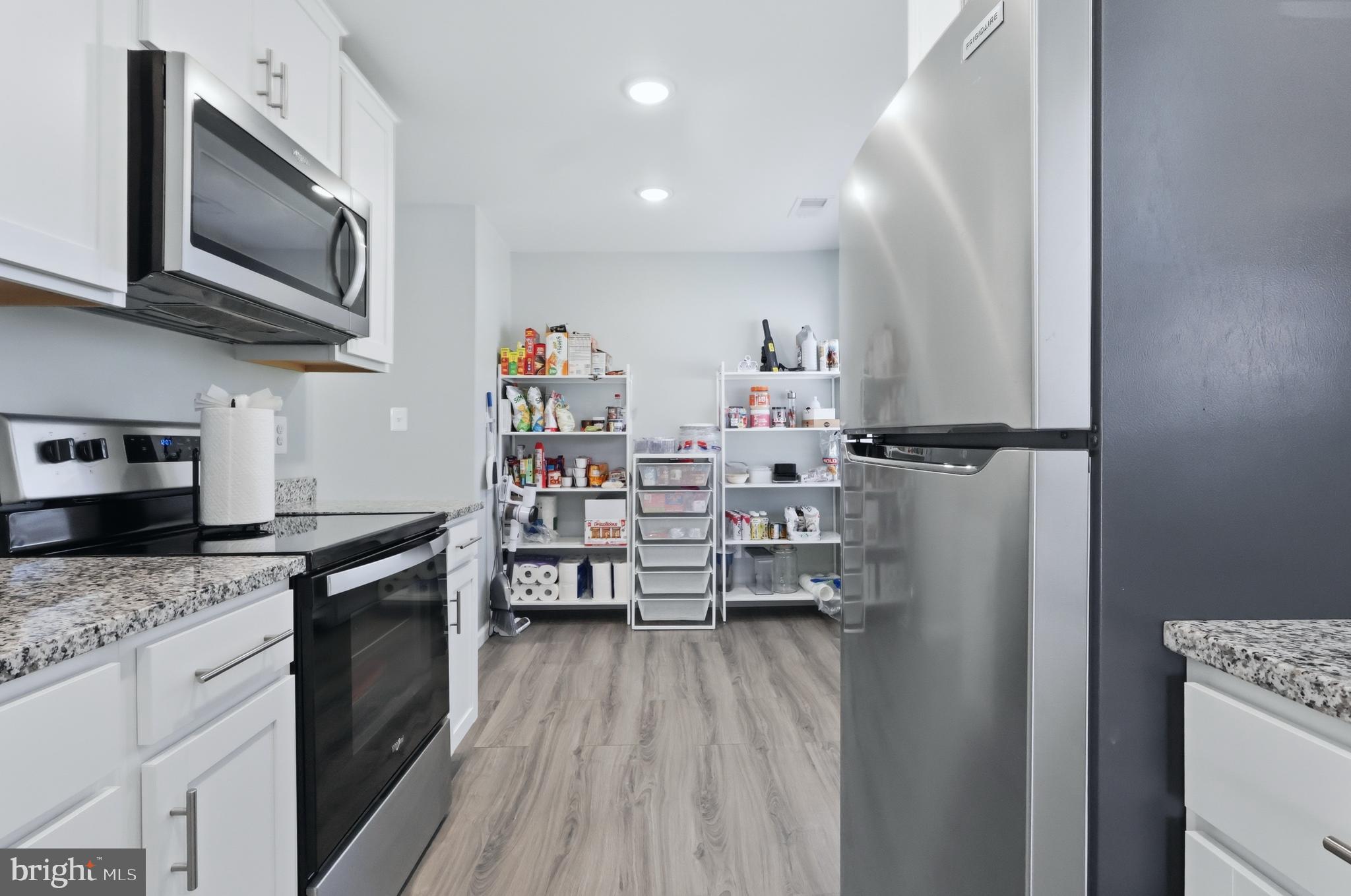 FORD HEIGHTS - Residential