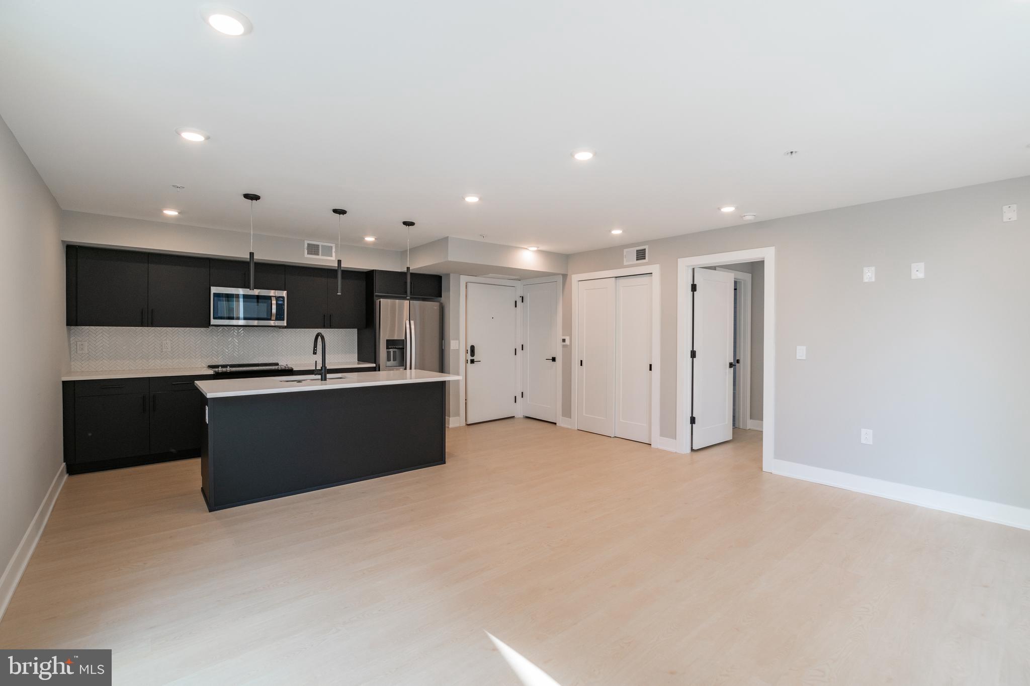 6604 RIDGE AVENUE 401