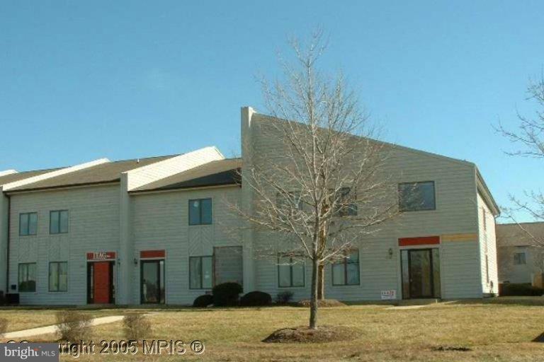 CALL FOR INCENTIVES! THOMPSON CR BUSINESS PARK. 750 sq ft finished office w free conference room. .Adjacent units avail. up to 3000 sq ft. All units can be joined in custom configurations. Each unit is self-contained w/indiv. heat, A/C & electric meter.LISTED RENT SUBJECT TO CHANGE Bath & kitchenette in each unit. Possible rent to own with owner financing. Adjoining warehouse avail.