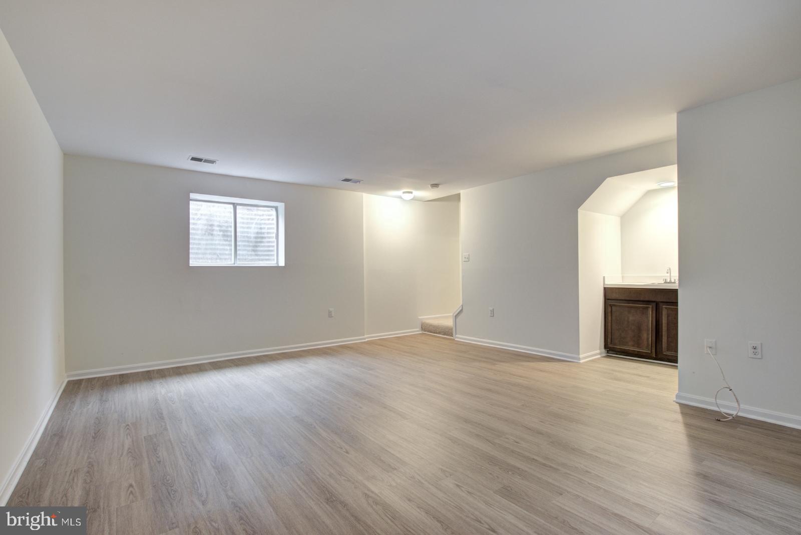 BURKE CENTRE - Residential Lease