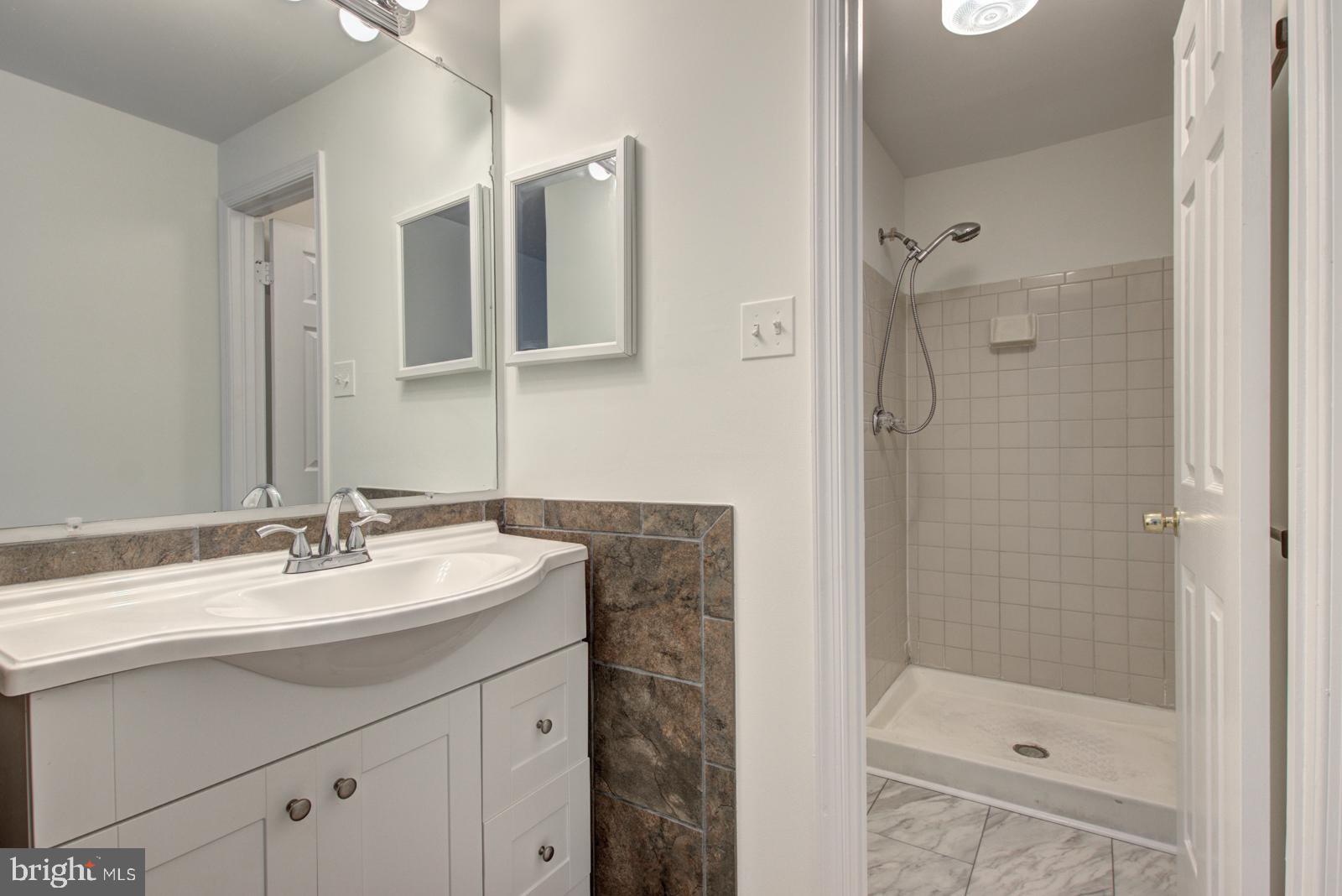 BURKE CENTRE - Residential Lease