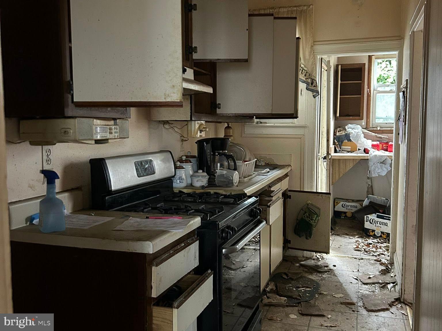 EAST BALTIMORE MIDWAY - Residential