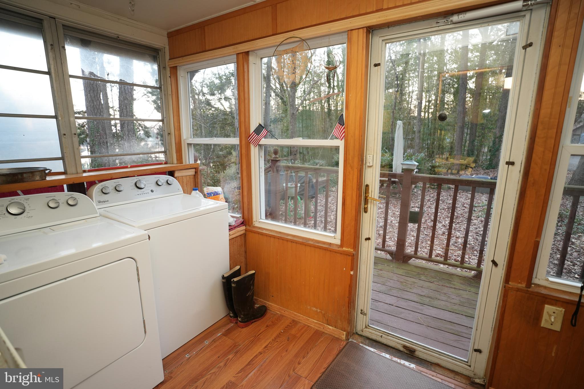 DUTCHMANS COVE - Residential