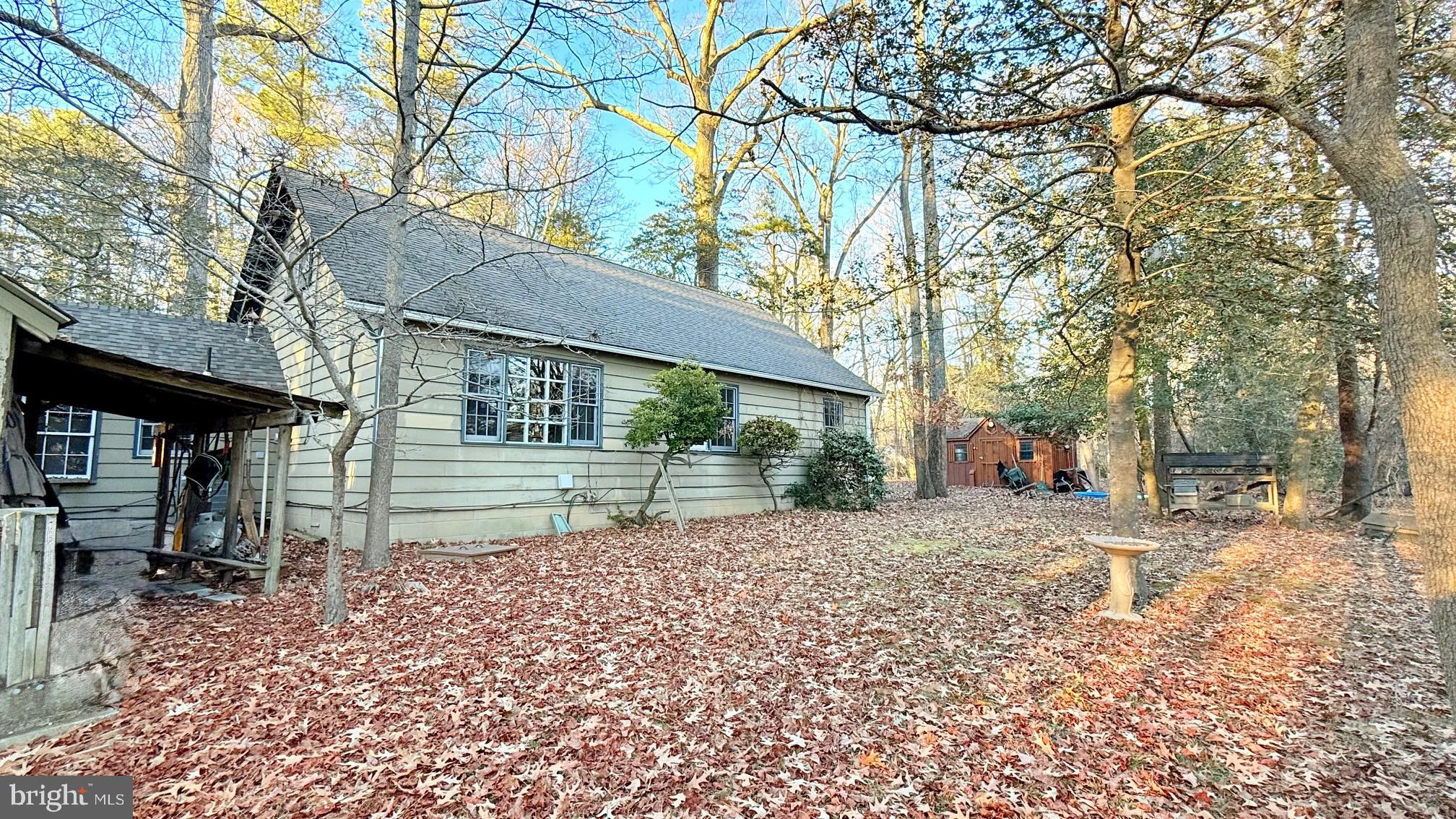 DUTCHMANS COVE - Residential