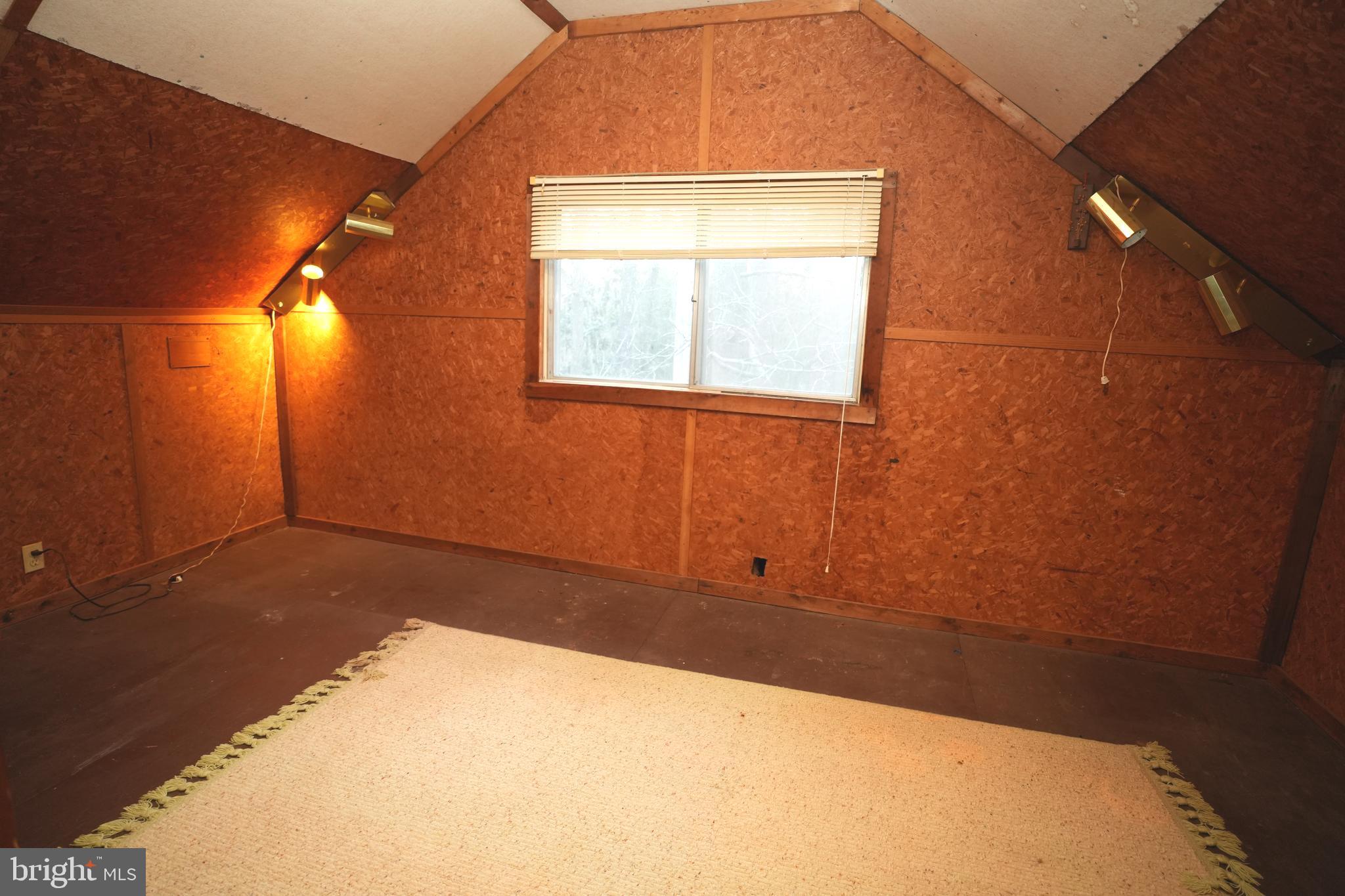 DUTCHMANS COVE - Residential