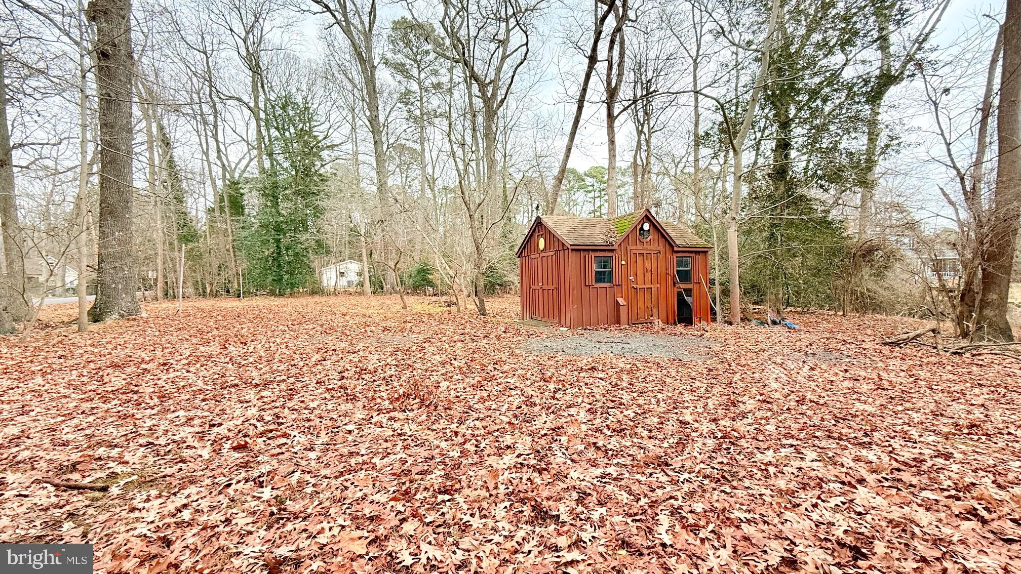 DUTCHMANS COVE - Residential