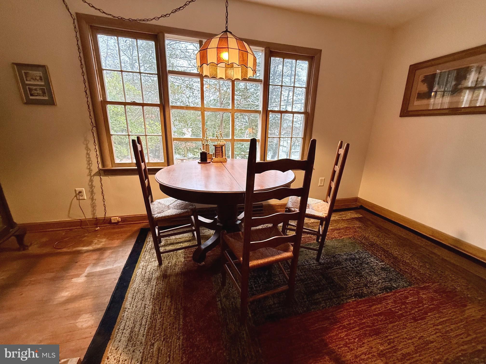 DUTCHMANS COVE - Residential