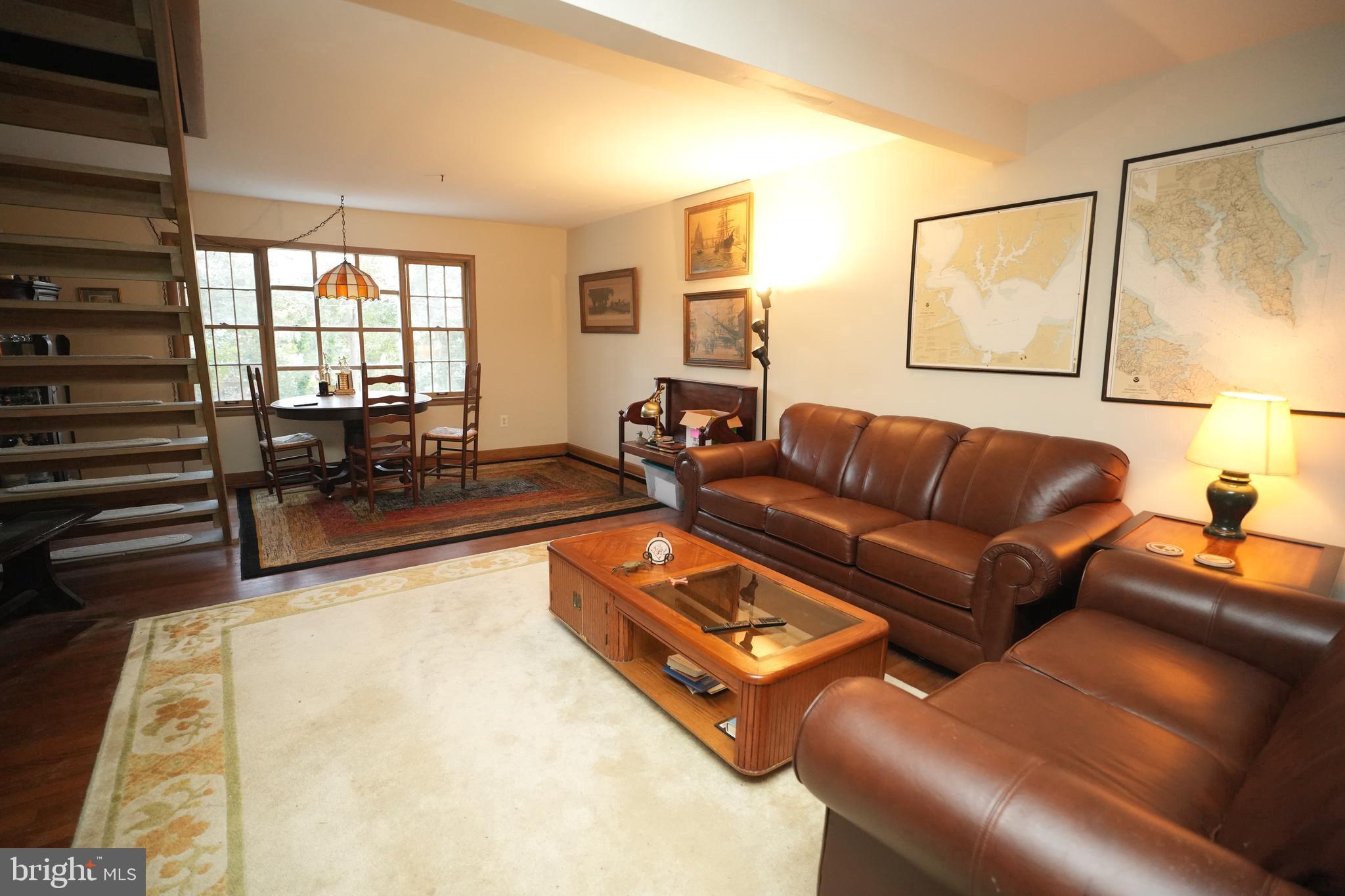 DUTCHMANS COVE - Residential