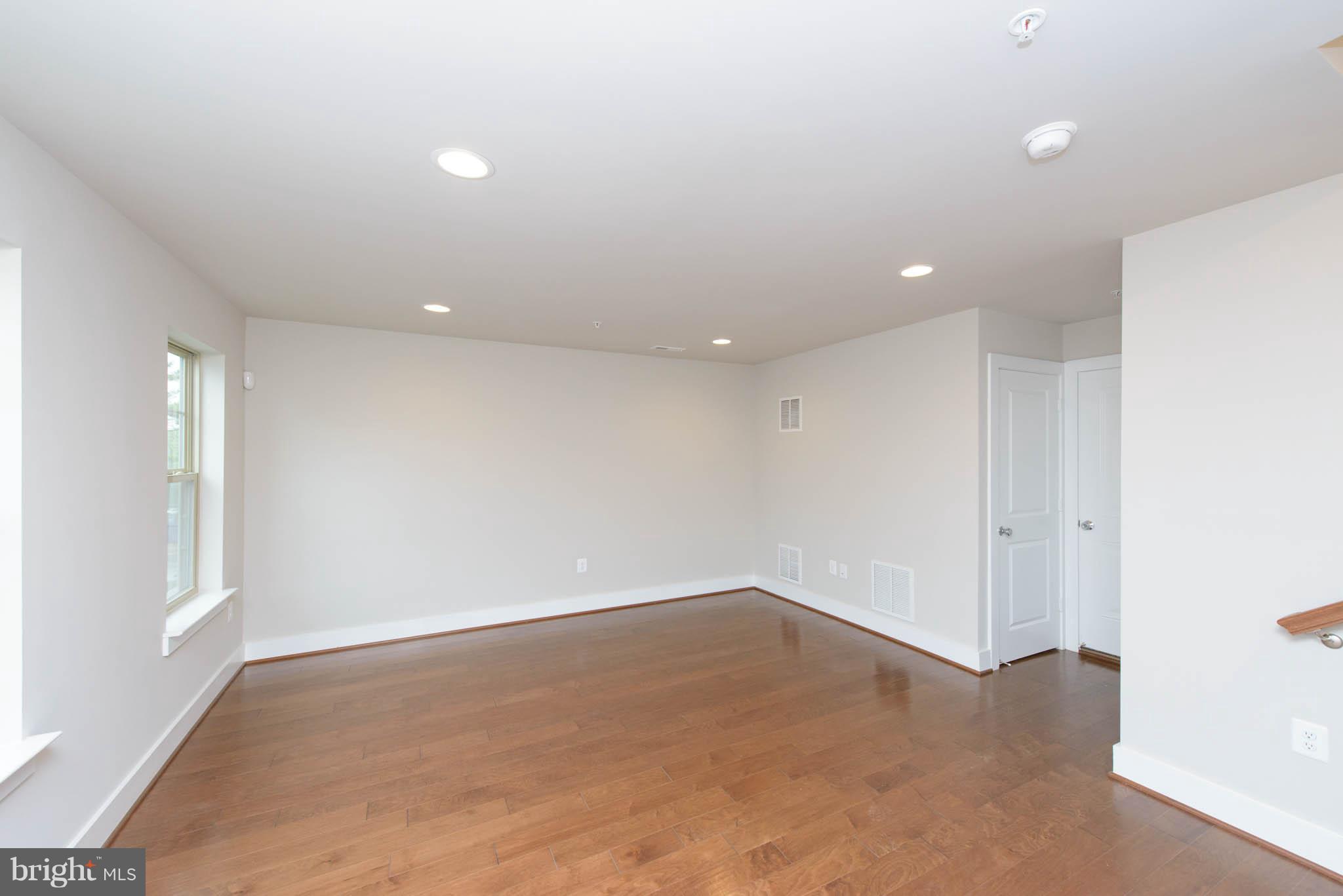 PRIMROSE HILL - Residential