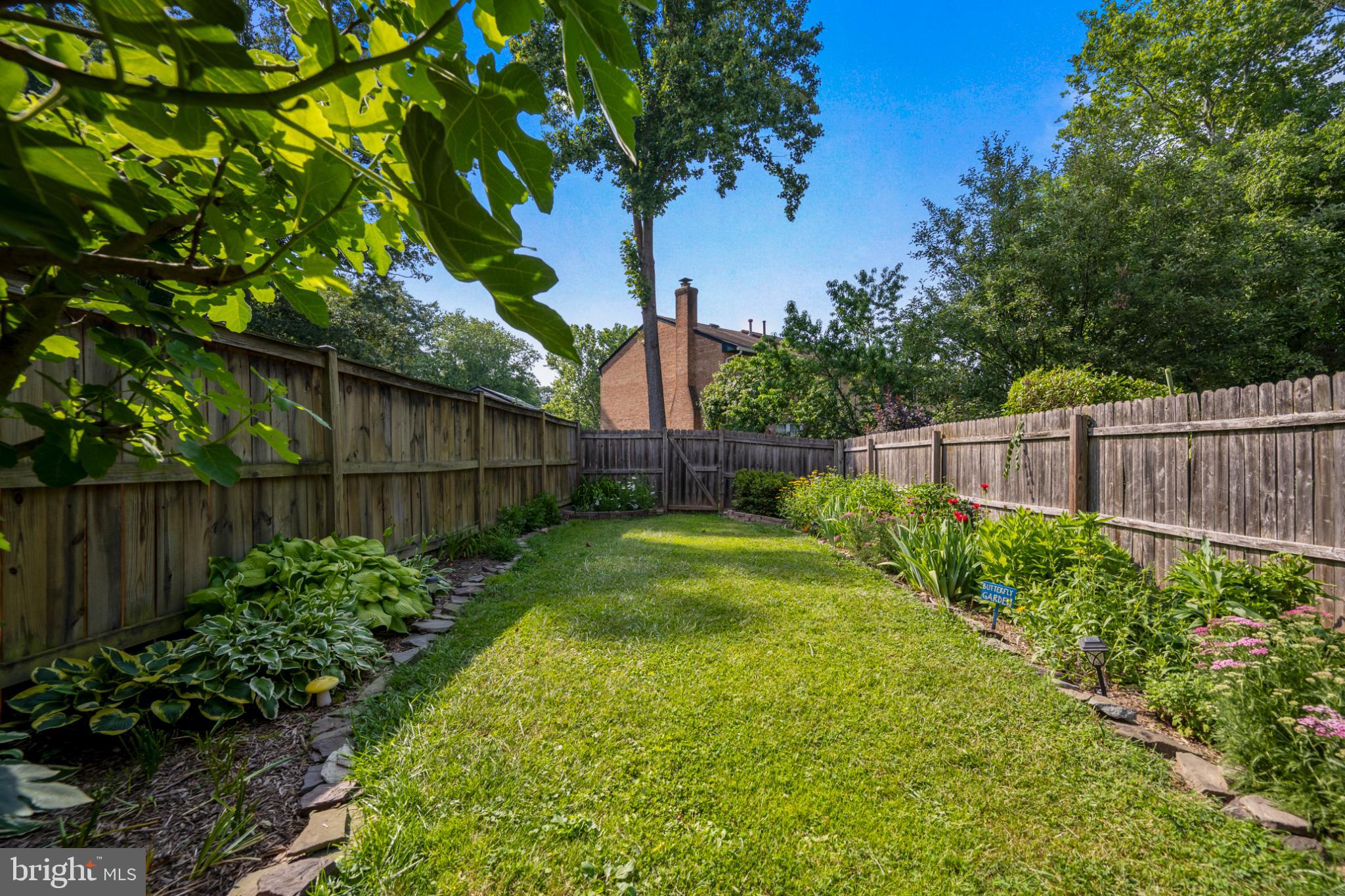 LONDON TOWNE - Residential