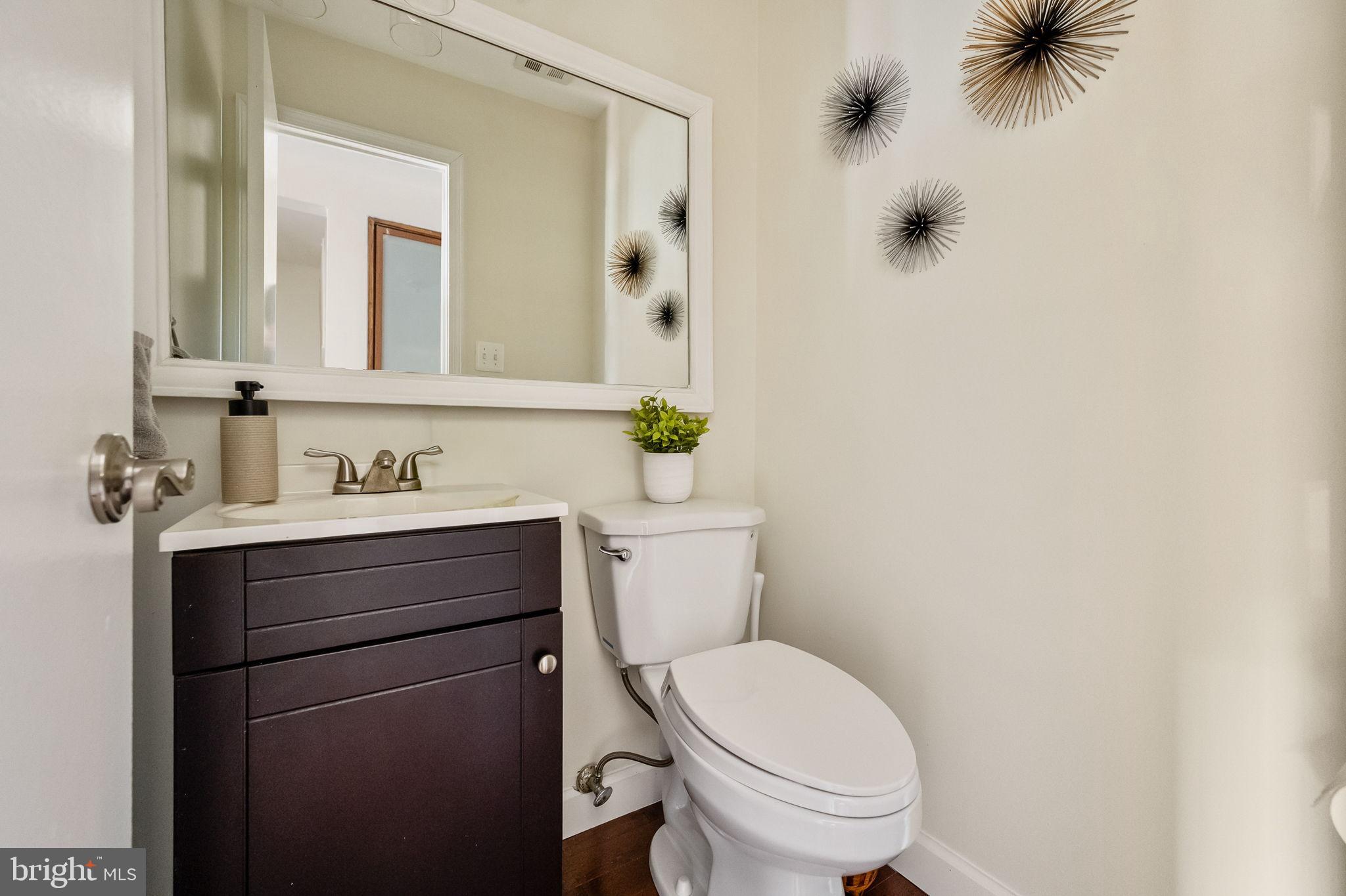 LONDON TOWNE - Residential