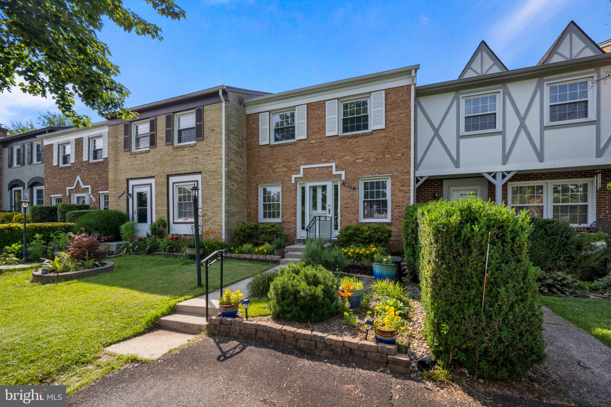 14832 PALMERSTON SQUARE