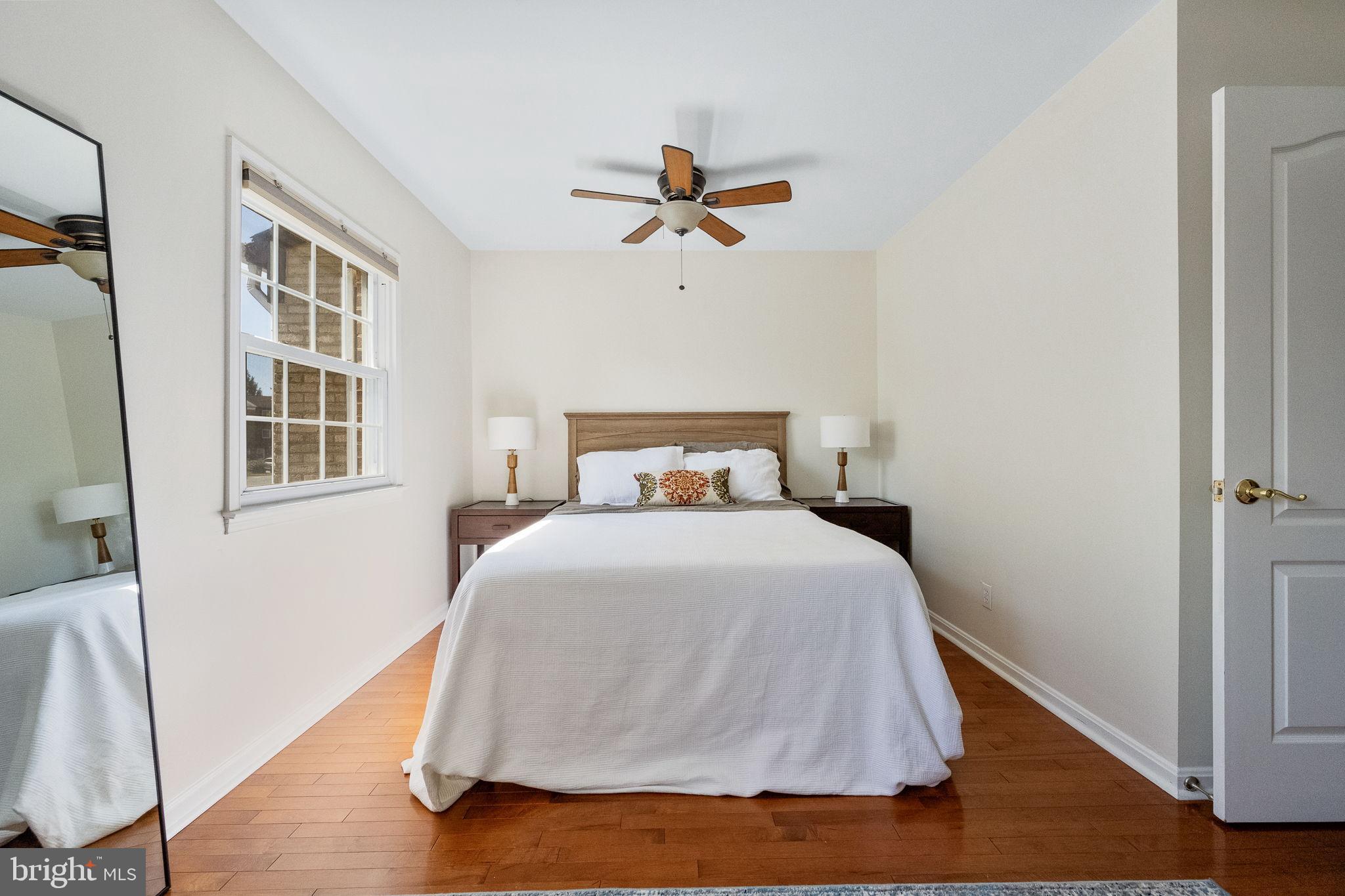 LONDON TOWNE - Residential