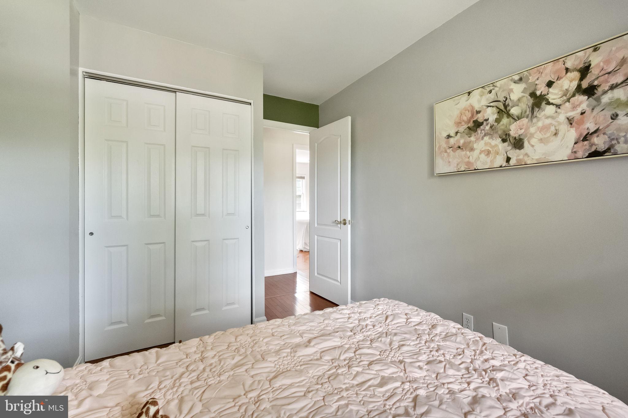 LONDON TOWNE - Residential