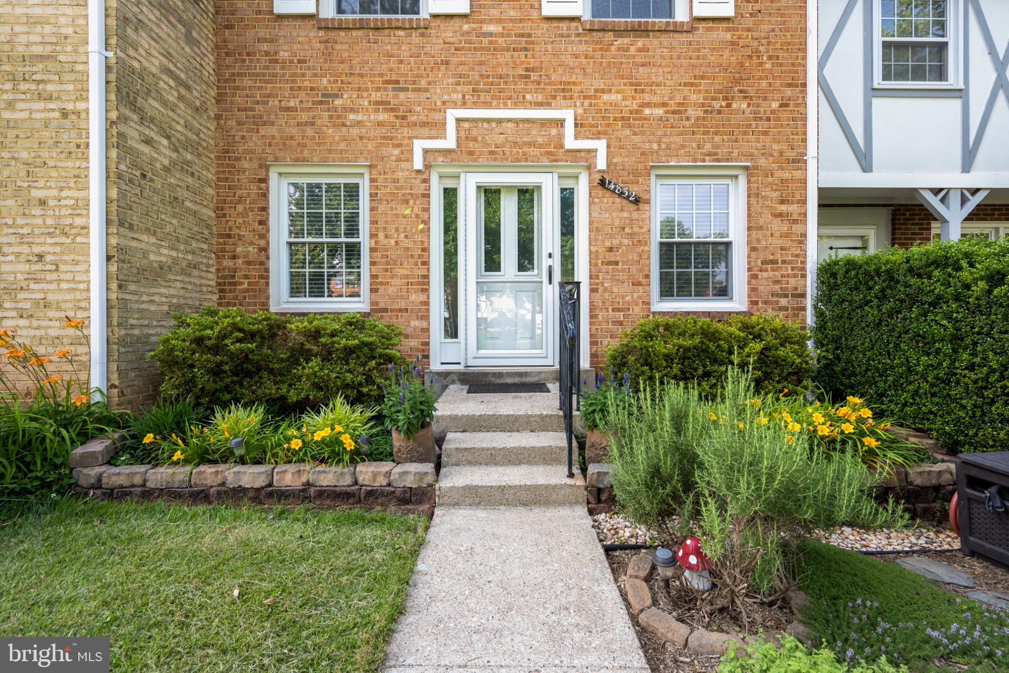 14832 PALMERSTON SQUARE
