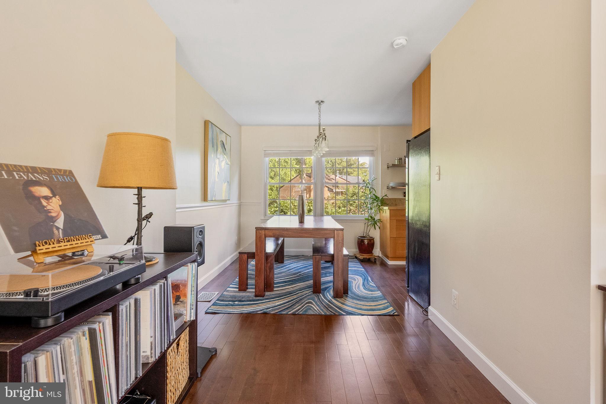 LONDON TOWNE - Residential