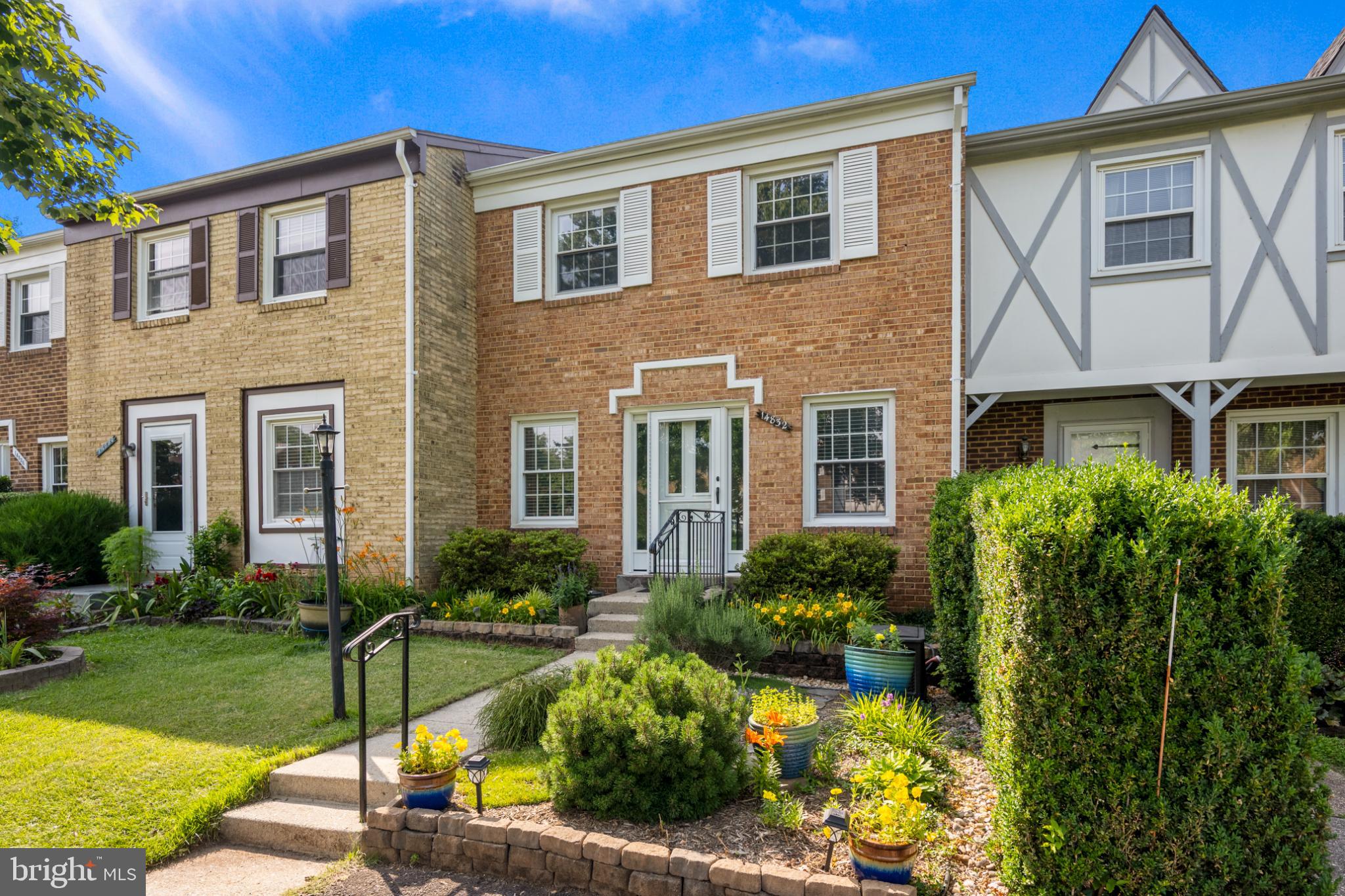 14832 PALMERSTON SQUARE