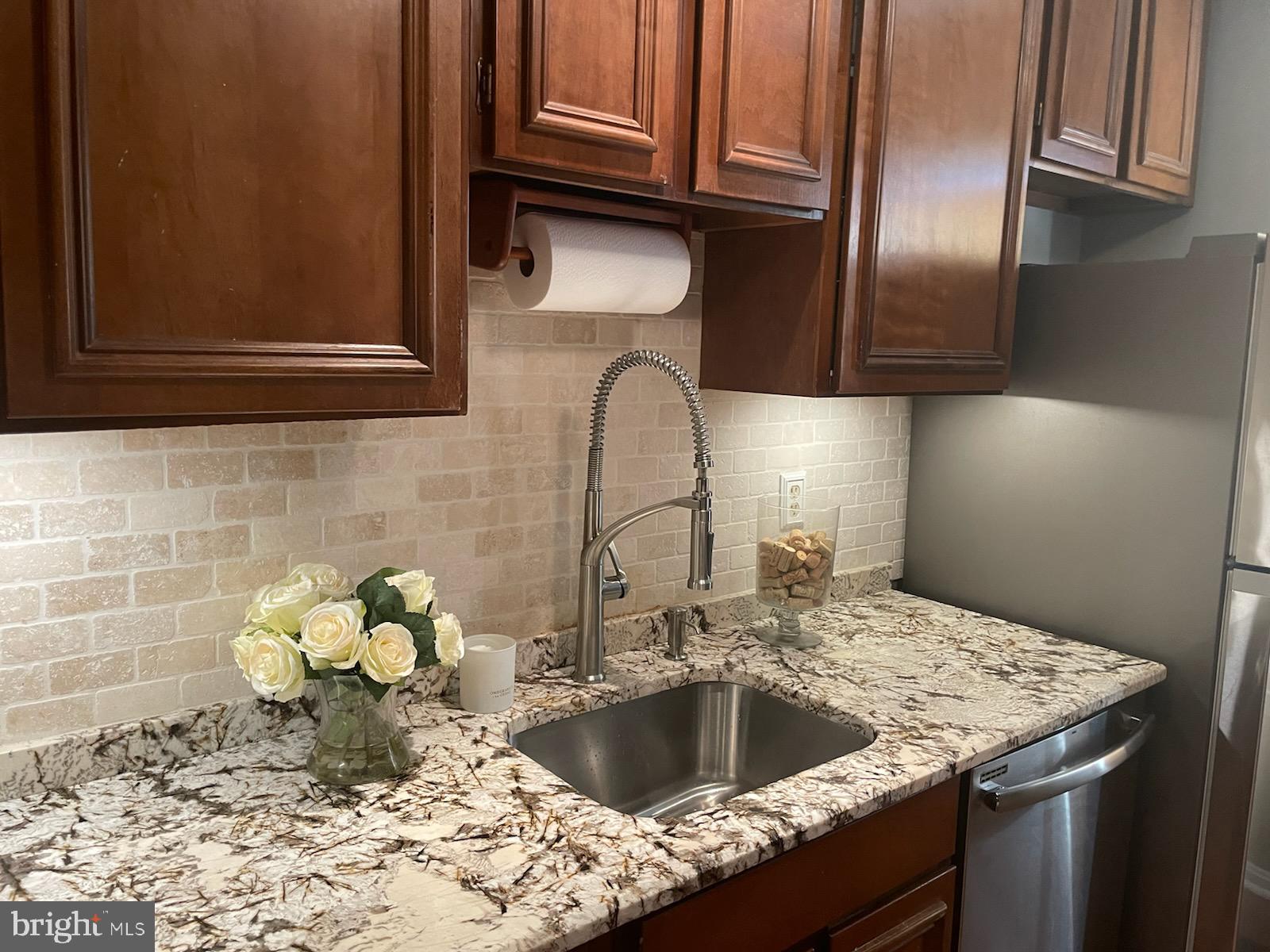 WOODSTREAM VILLAGE - Residential Lease