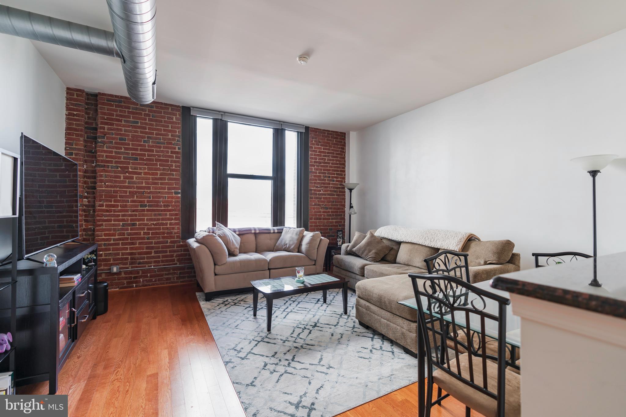 AVENUE OF THE ARTS - Residential