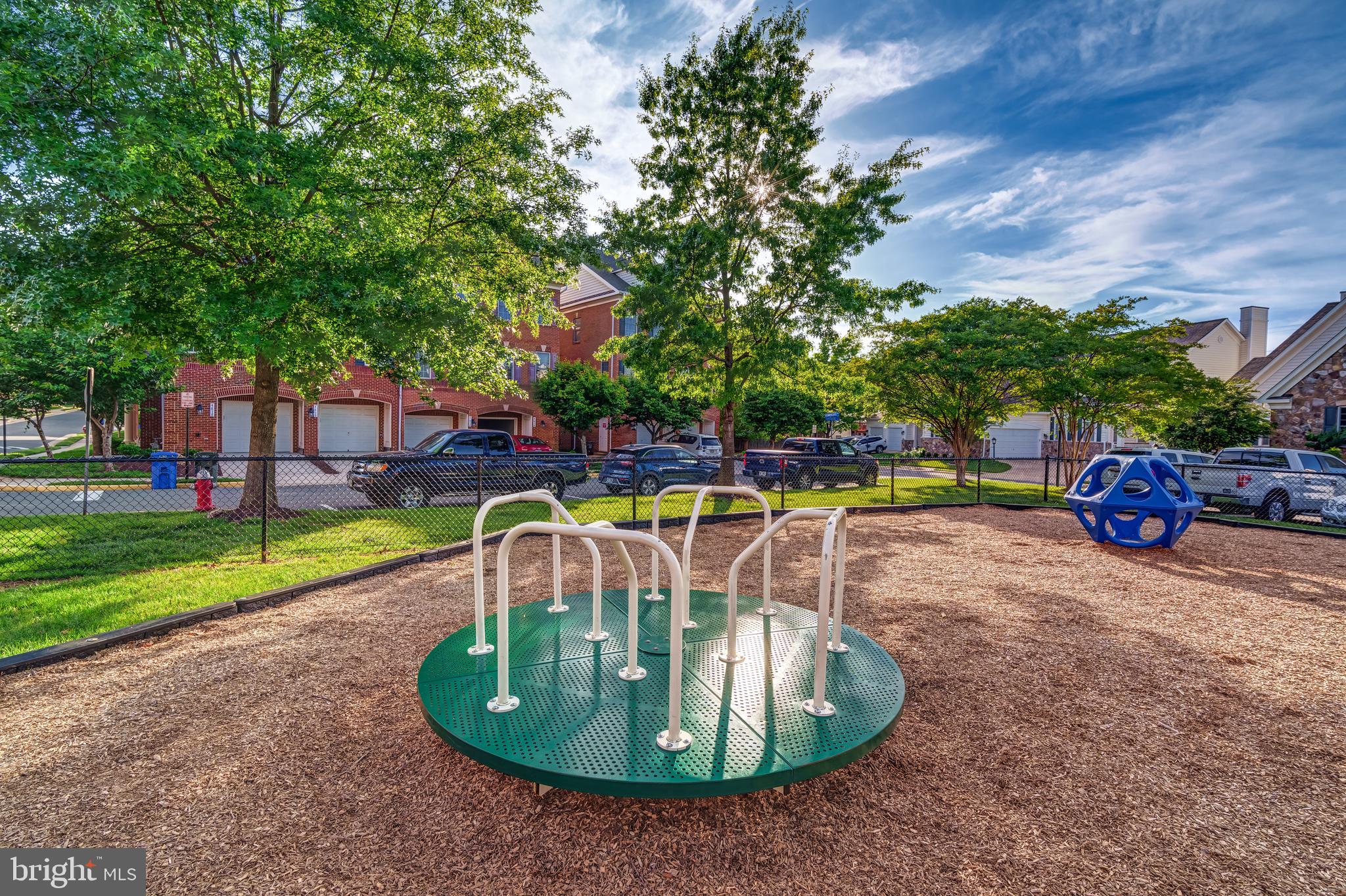 WILLOW OAKS AT FAIR LAKES - Residential