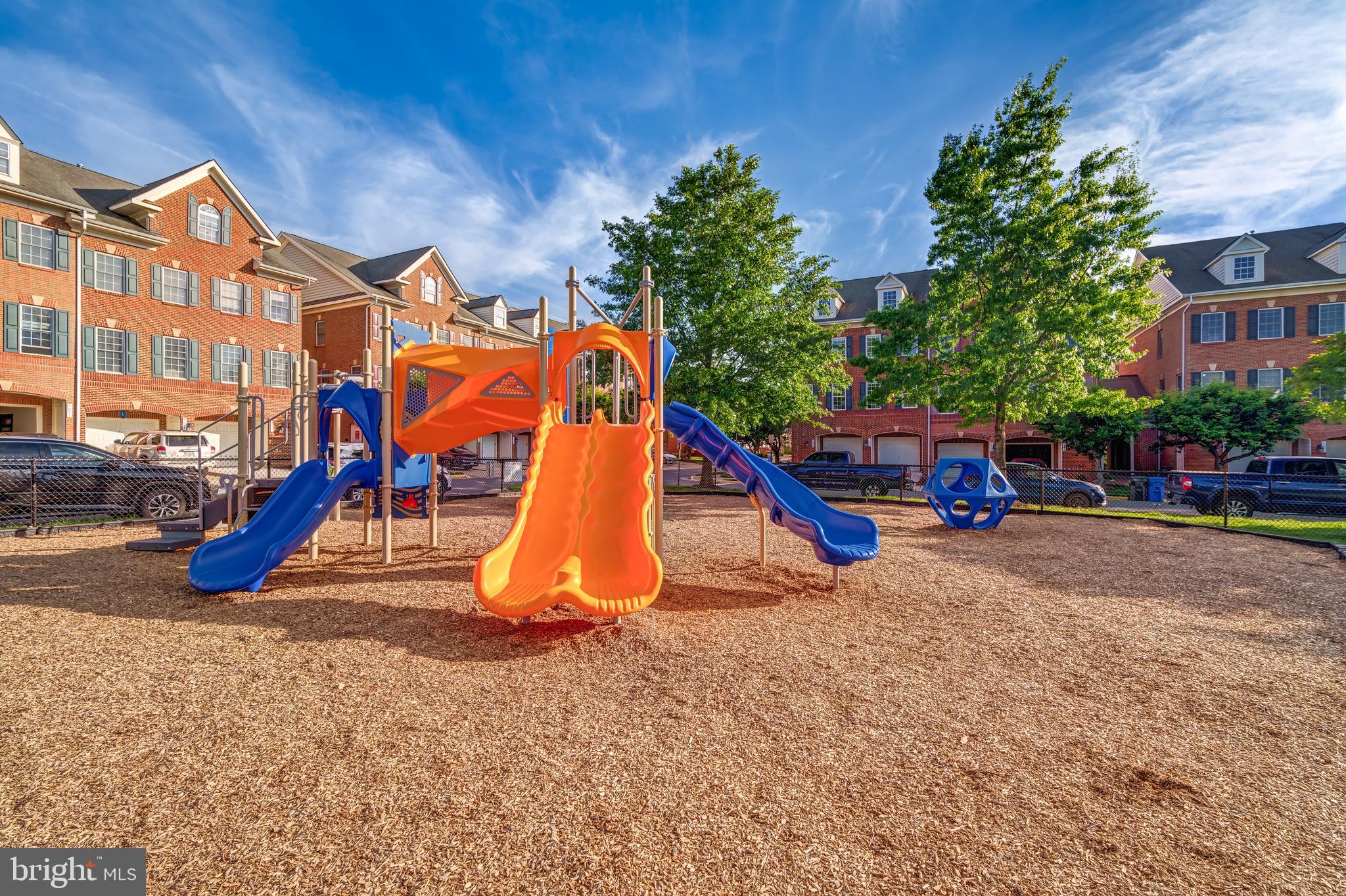 WILLOW OAKS AT FAIR LAKES - Residential