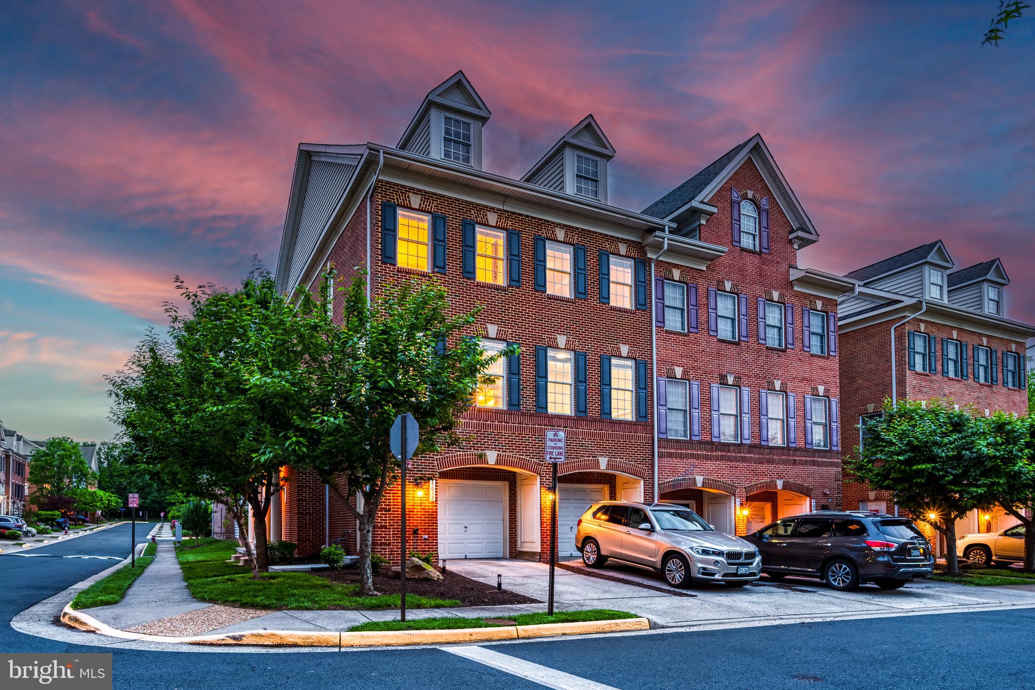 WILLOW OAKS AT FAIR LAKES - Residential