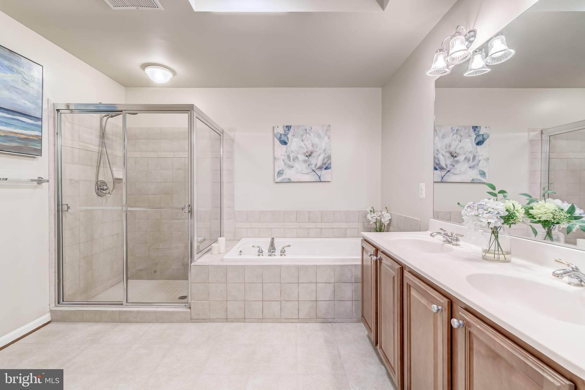 WILLOW OAKS AT FAIR LAKES - Residential