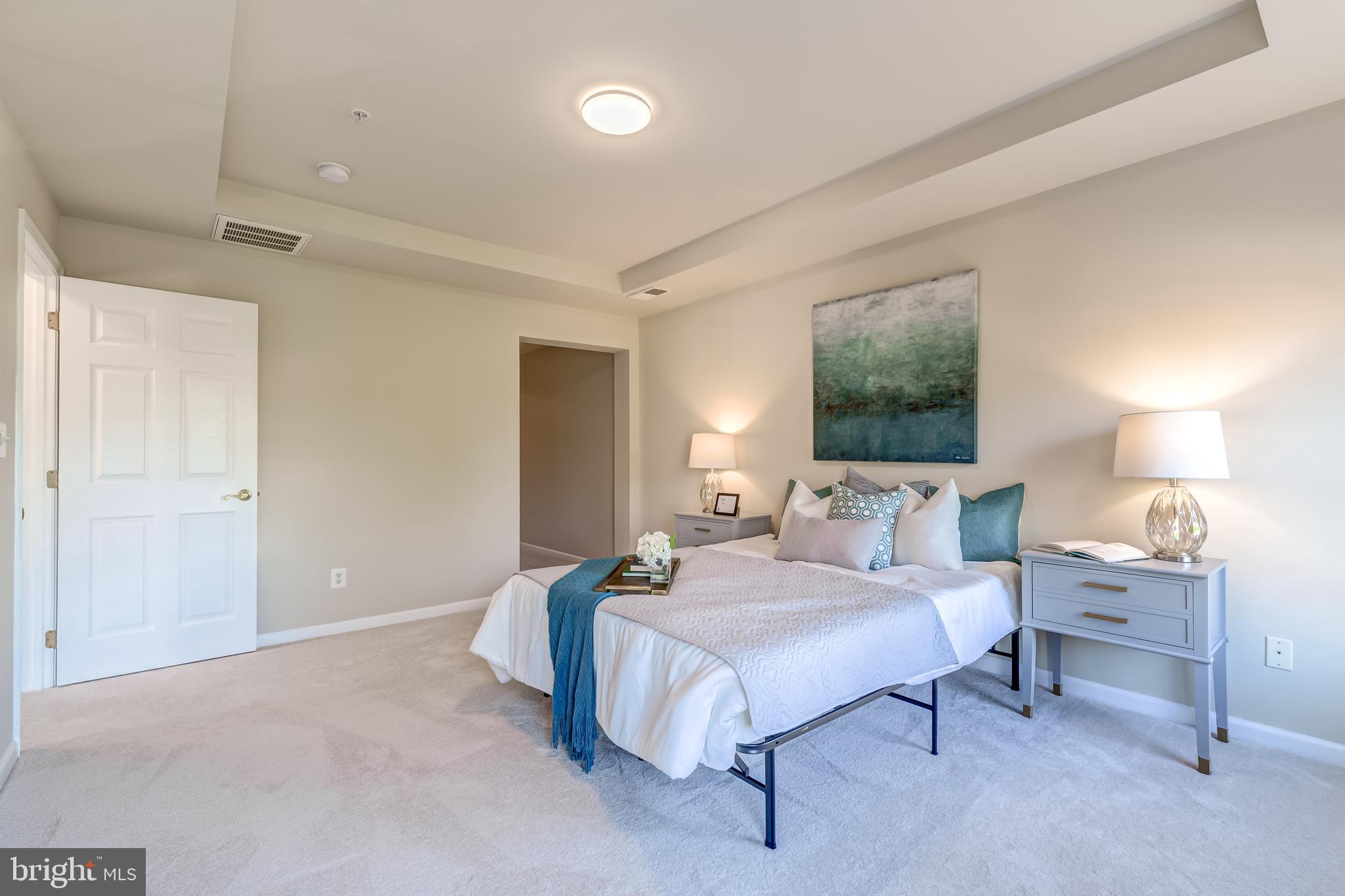 WILLOW OAKS AT FAIR LAKES - Residential