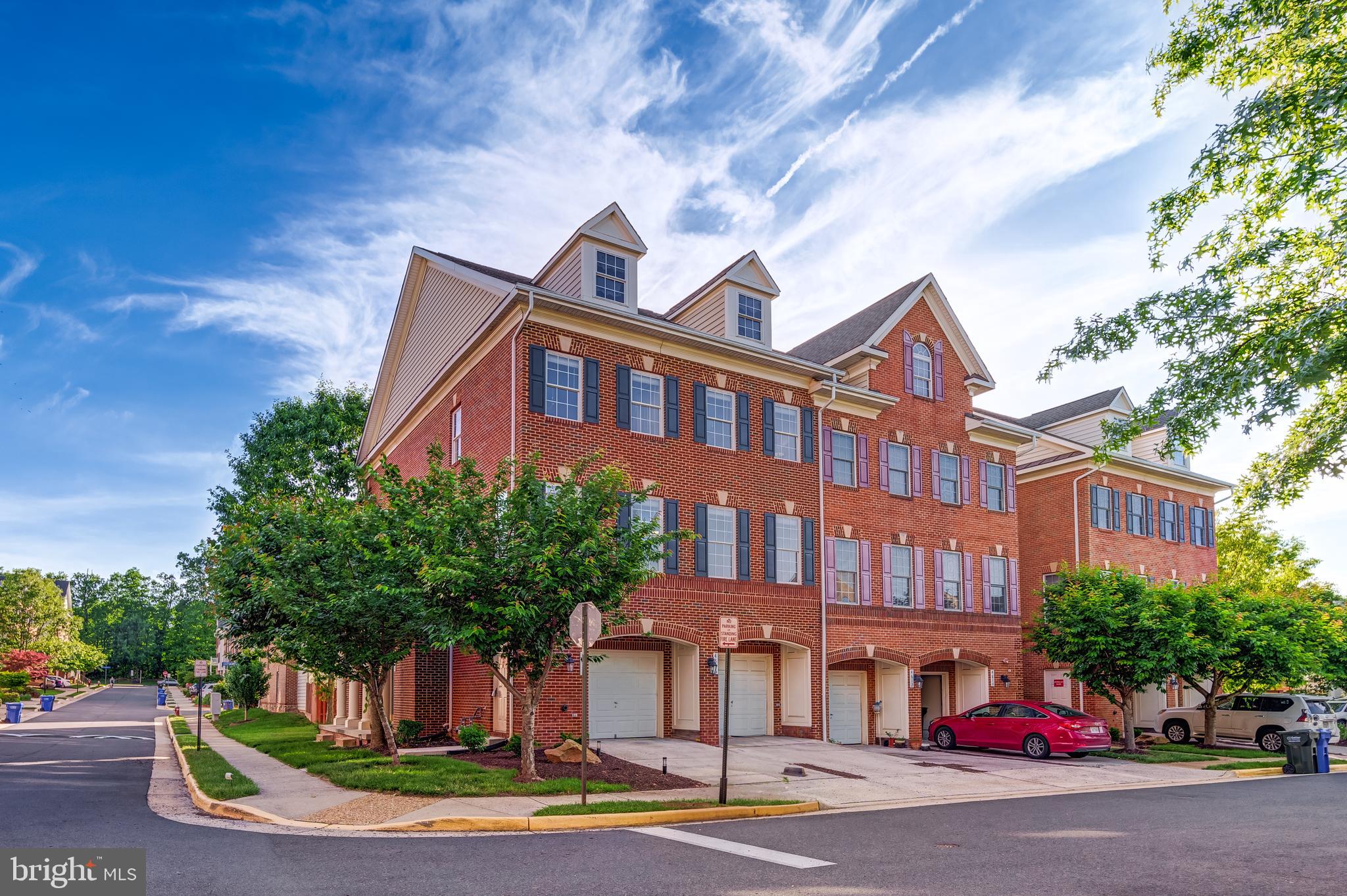 WILLOW OAKS AT FAIR LAKES - Residential