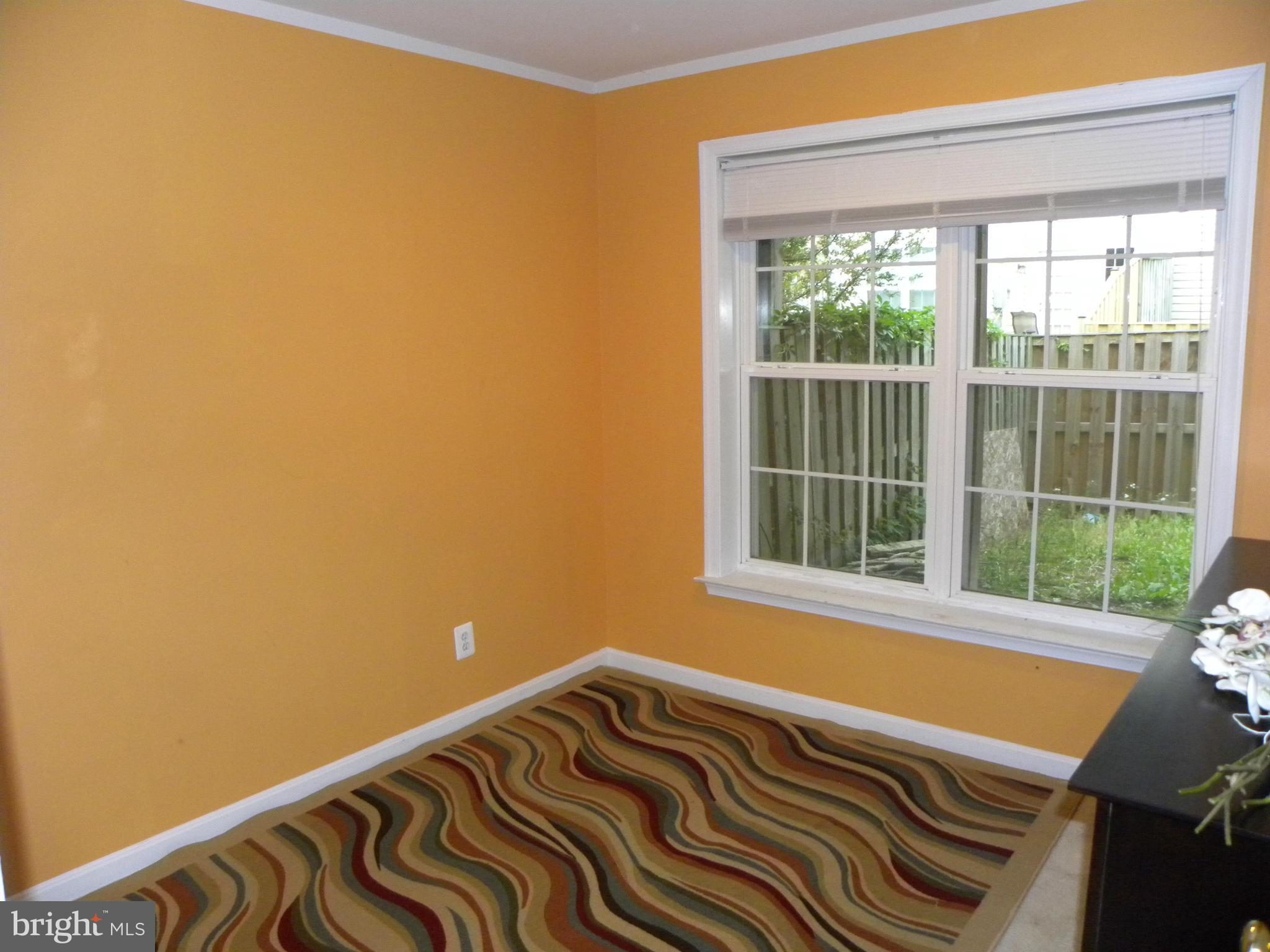 LAUREL HILL LANDBAY - Residential Lease