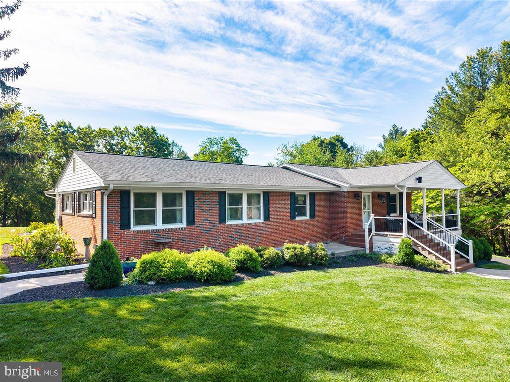 Photo of 3545 Cobbler Mountain Road, DELAPLANE, VA 20144 (MLS # VAFQ2021960)
