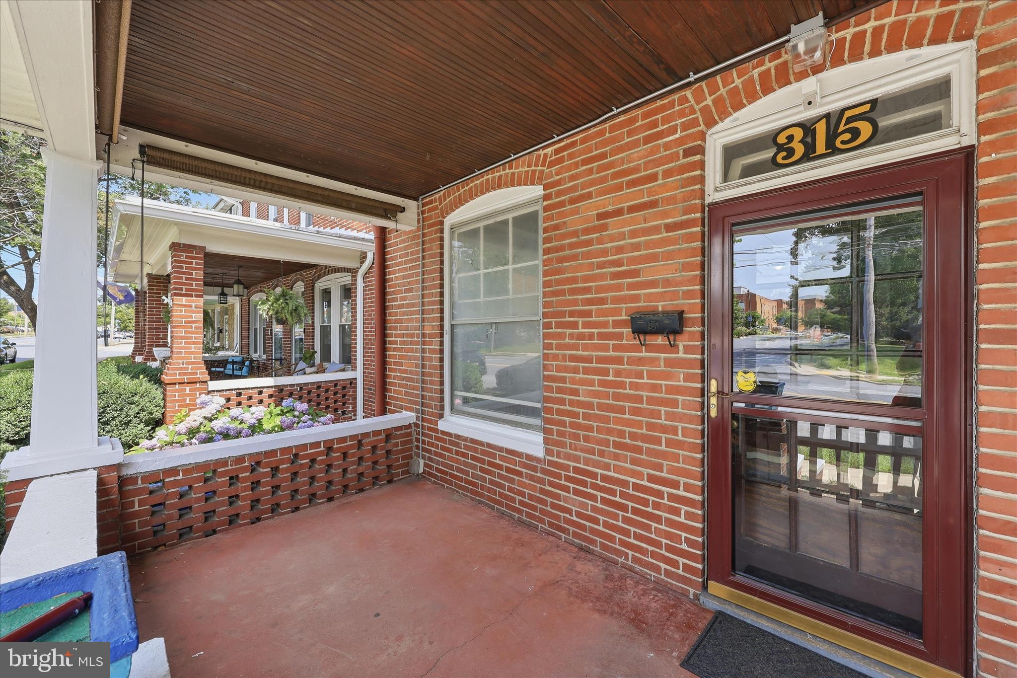 315 W 7TH STREET