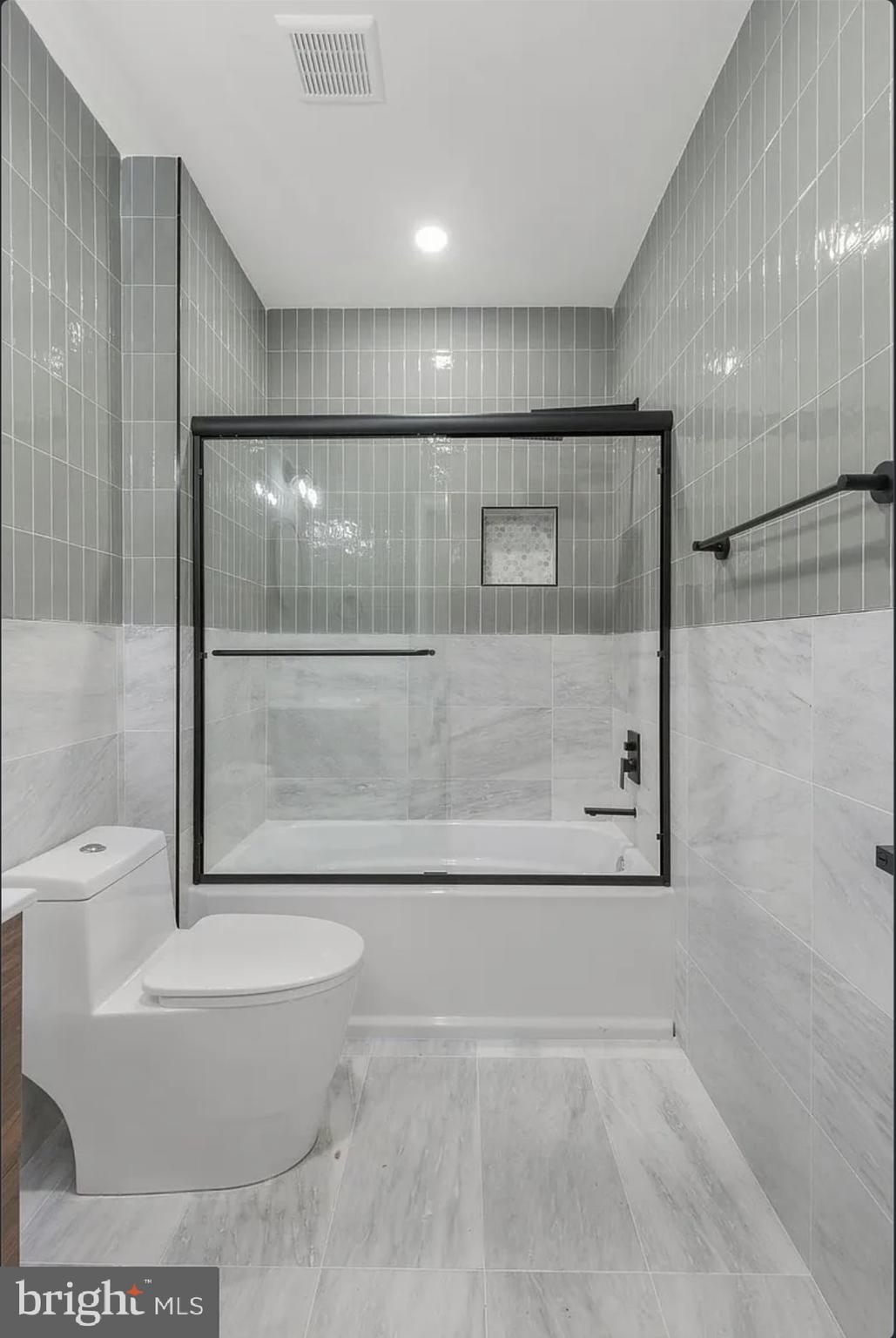 HAWTHORNE - Residential Lease