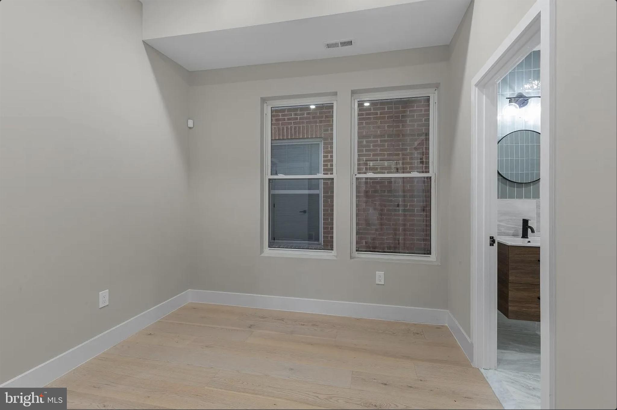 HAWTHORNE - Residential Lease