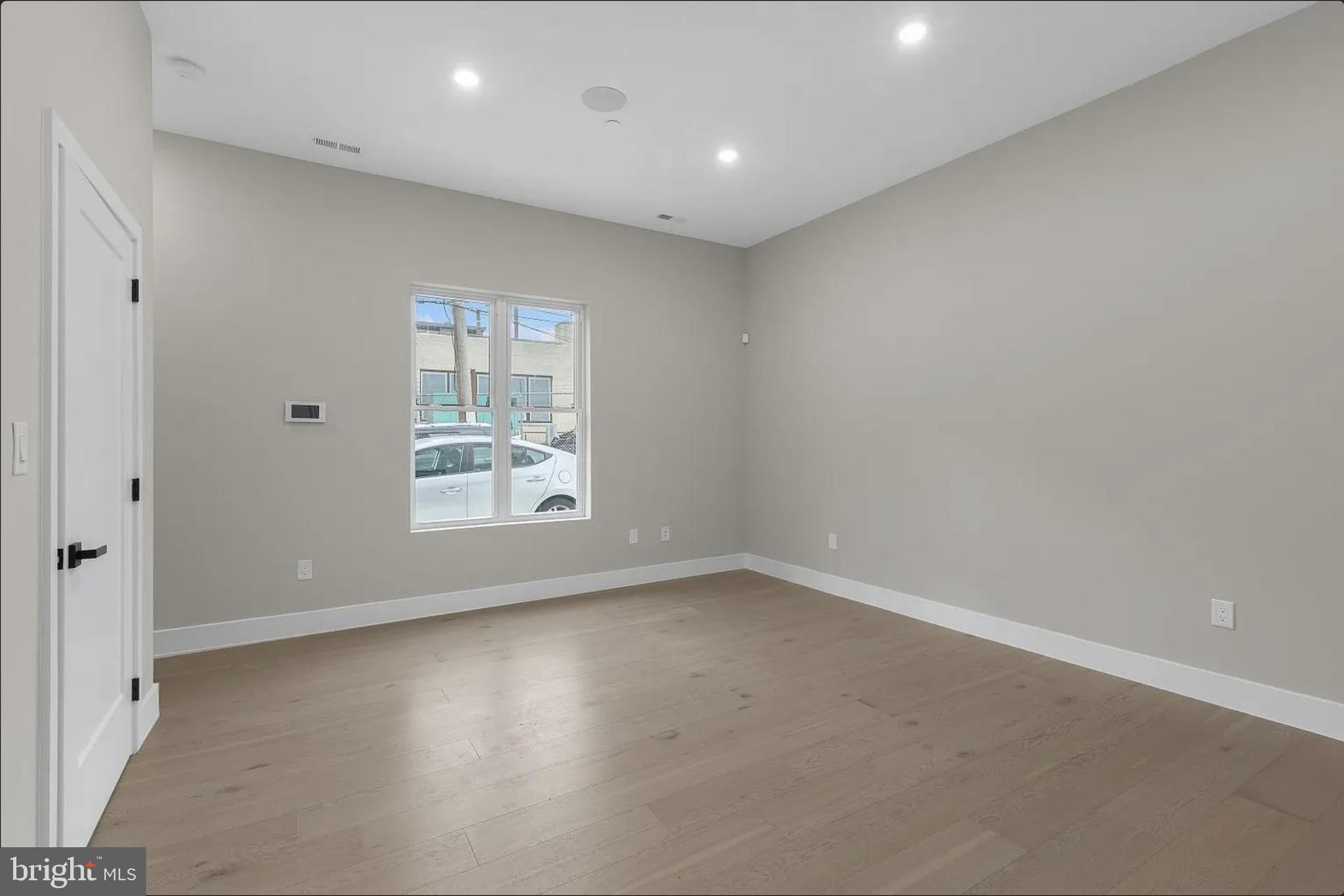 HAWTHORNE - Residential Lease