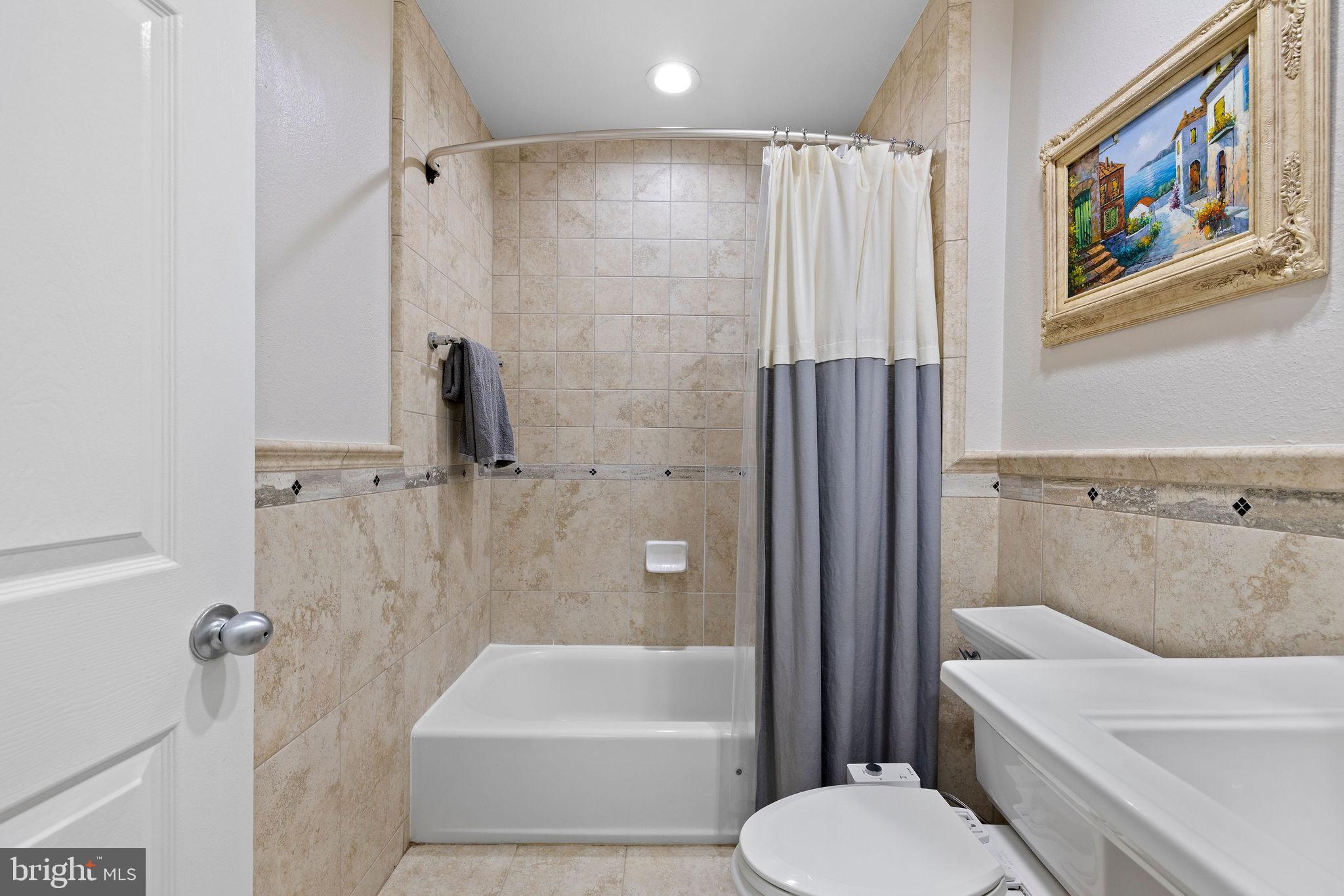 HIGH POINT AT JEFFERSON PARK - Residential