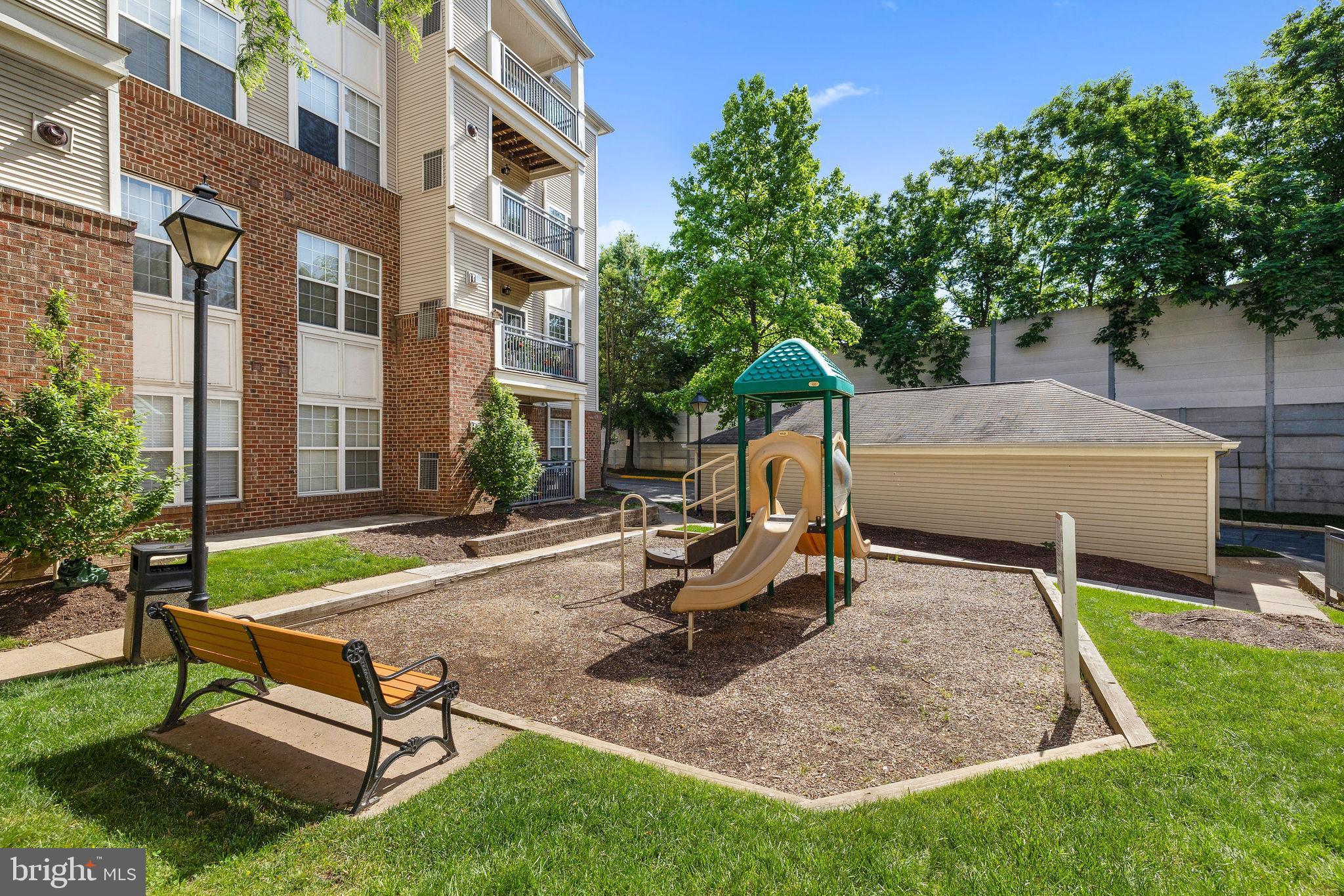 HIGH POINT AT JEFFERSON PARK - Residential