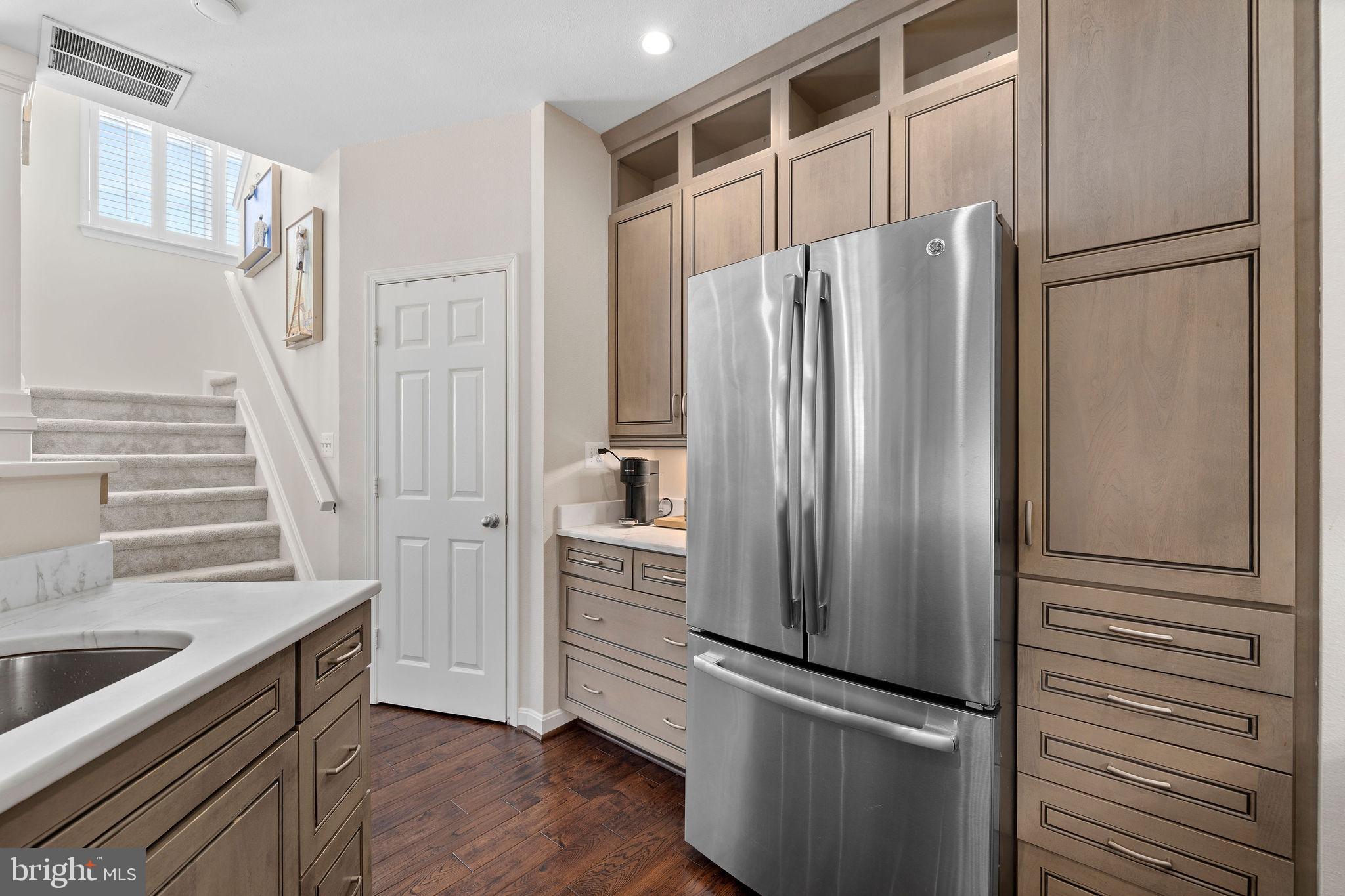 HIGH POINT AT JEFFERSON PARK - Residential